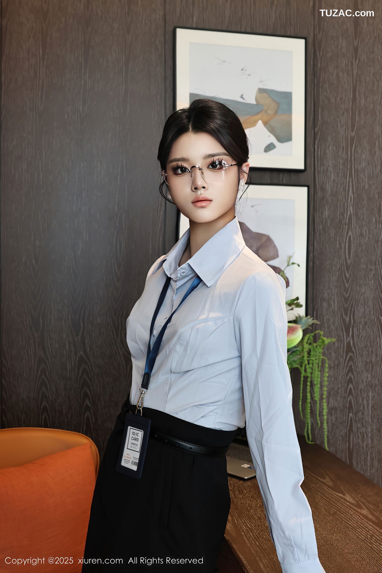 XiuRen秀人网-10674-糯梨子-OL白衬衫黑短裙肉丝-2025.08.21
