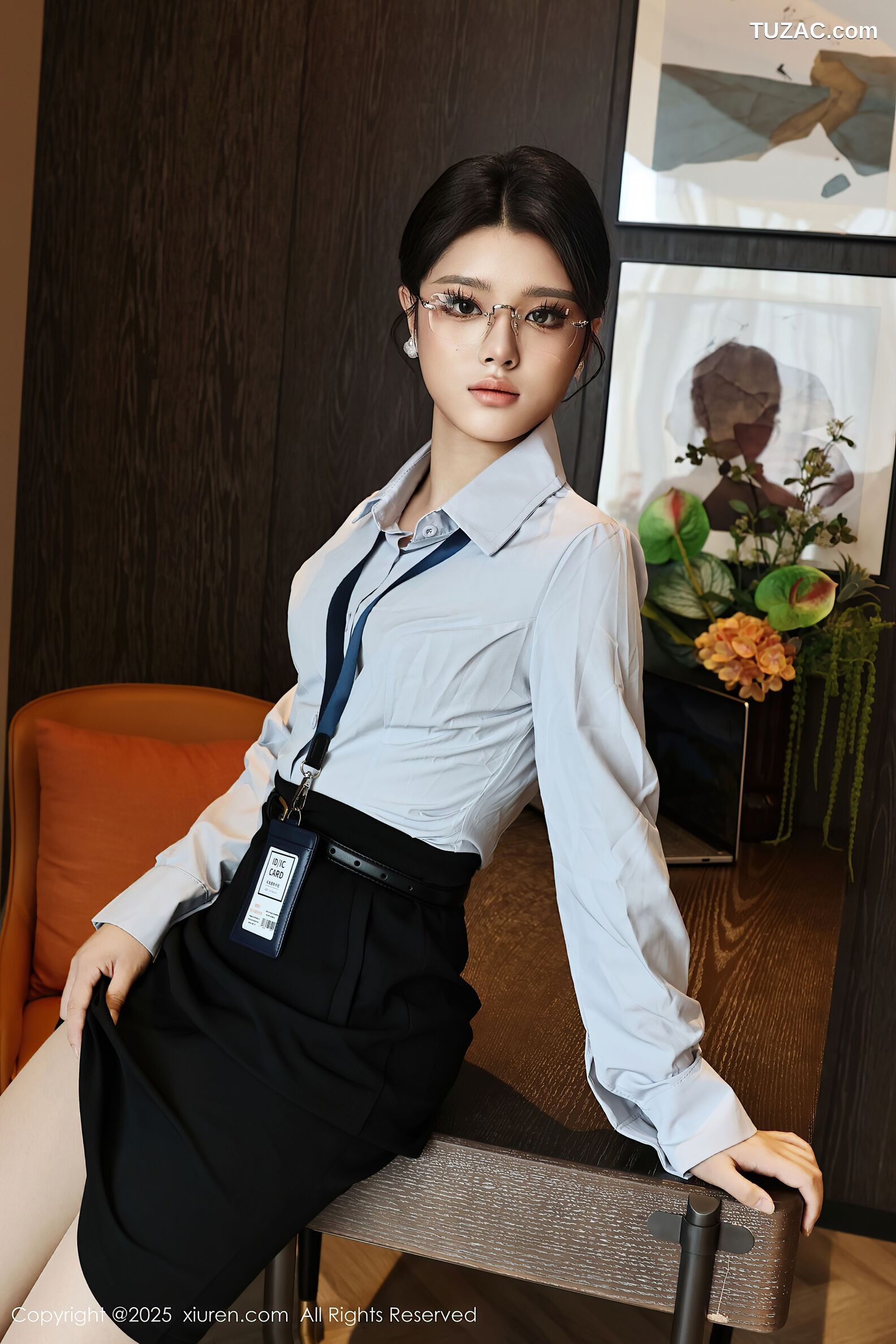XiuRen秀人网-10674-糯梨子-OL白衬衫黑短裙肉丝-2025.08.21