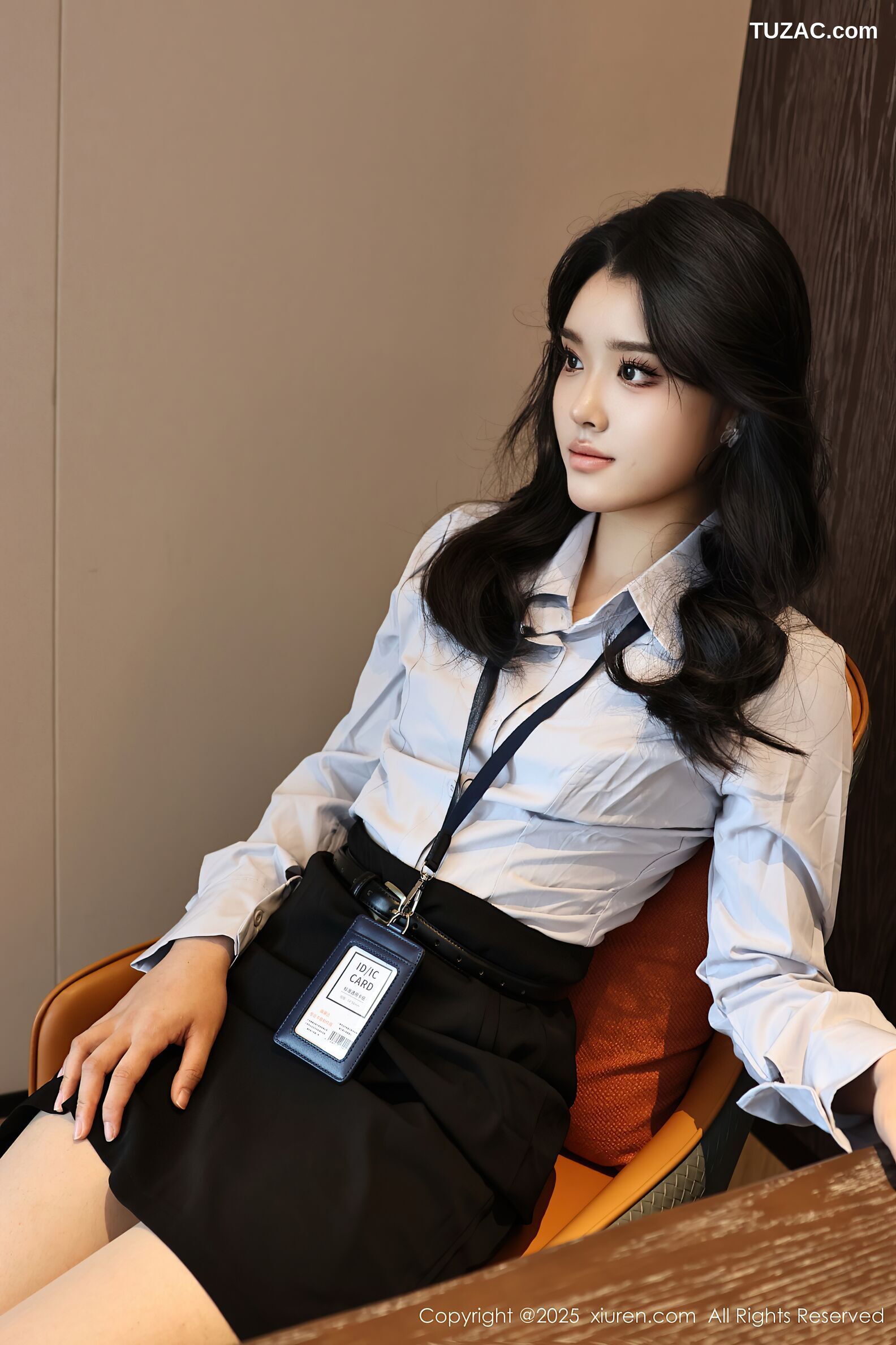 XiuRen秀人网-10674-糯梨子-OL白衬衫黑短裙肉丝-2025.08.21