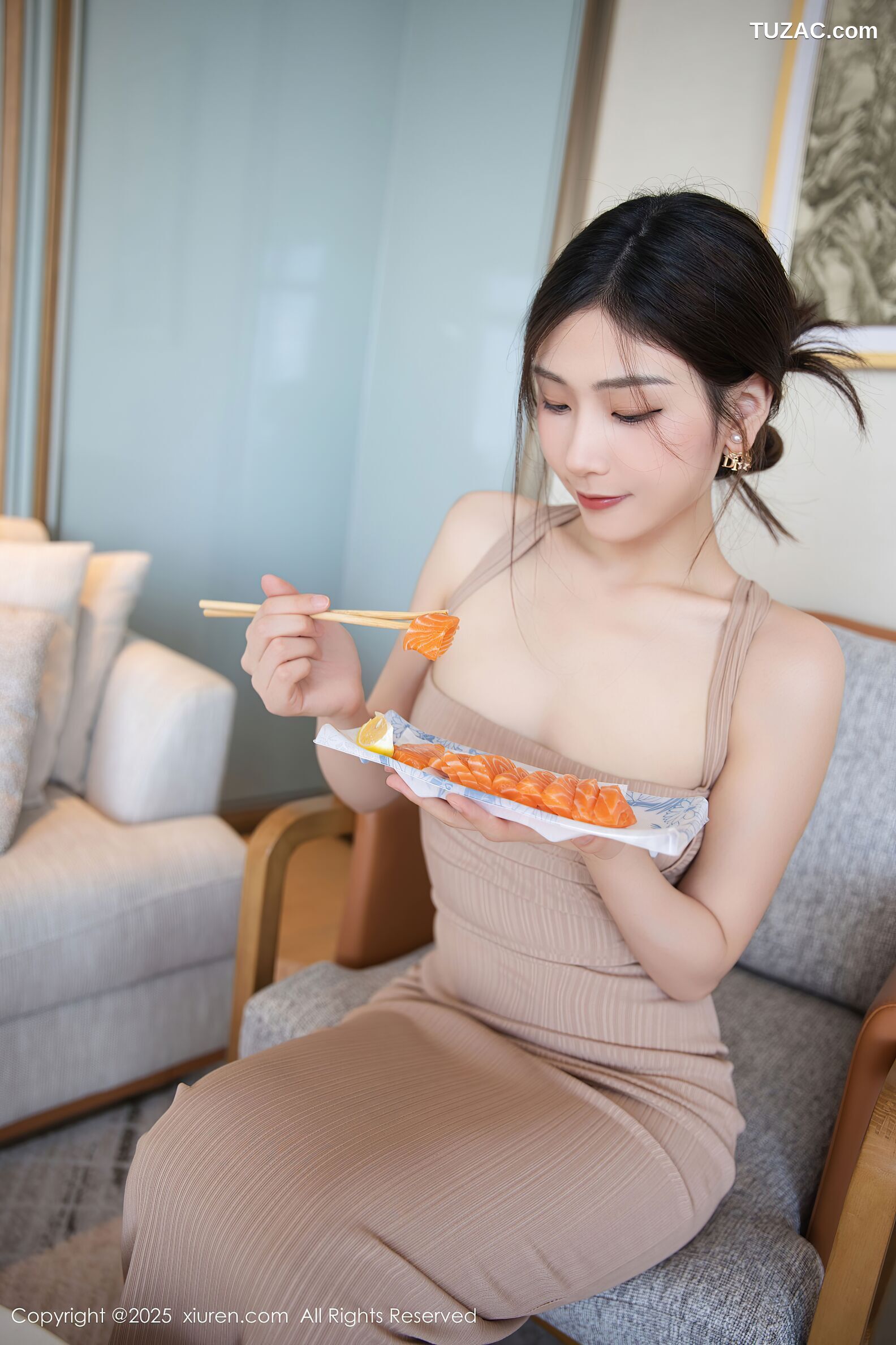 XiuRen秀人网-10678-刘婷婷-肉色连衣裙-2025.08.22