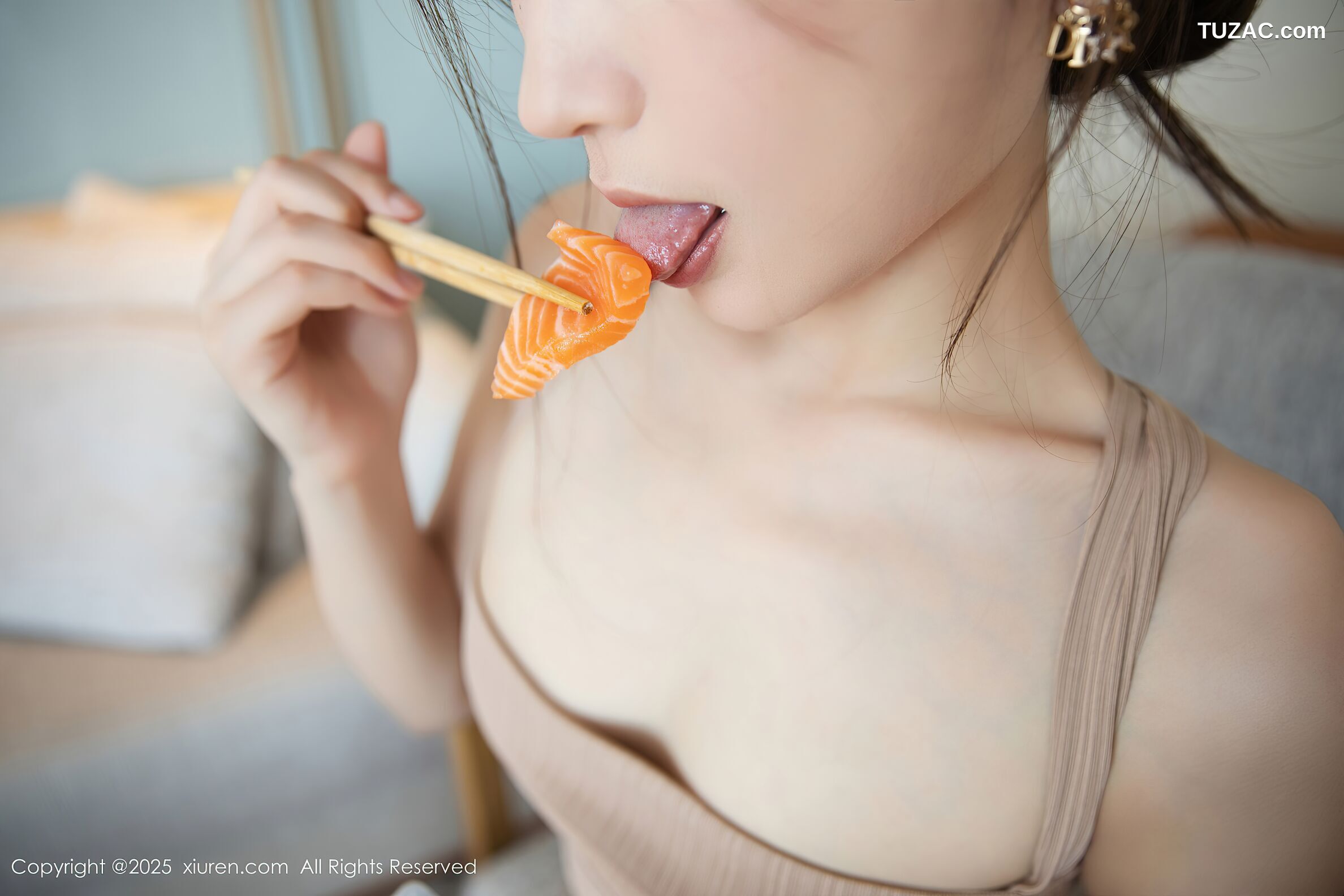 XiuRen秀人网-10678-刘婷婷-肉色连衣裙-2025.08.22
