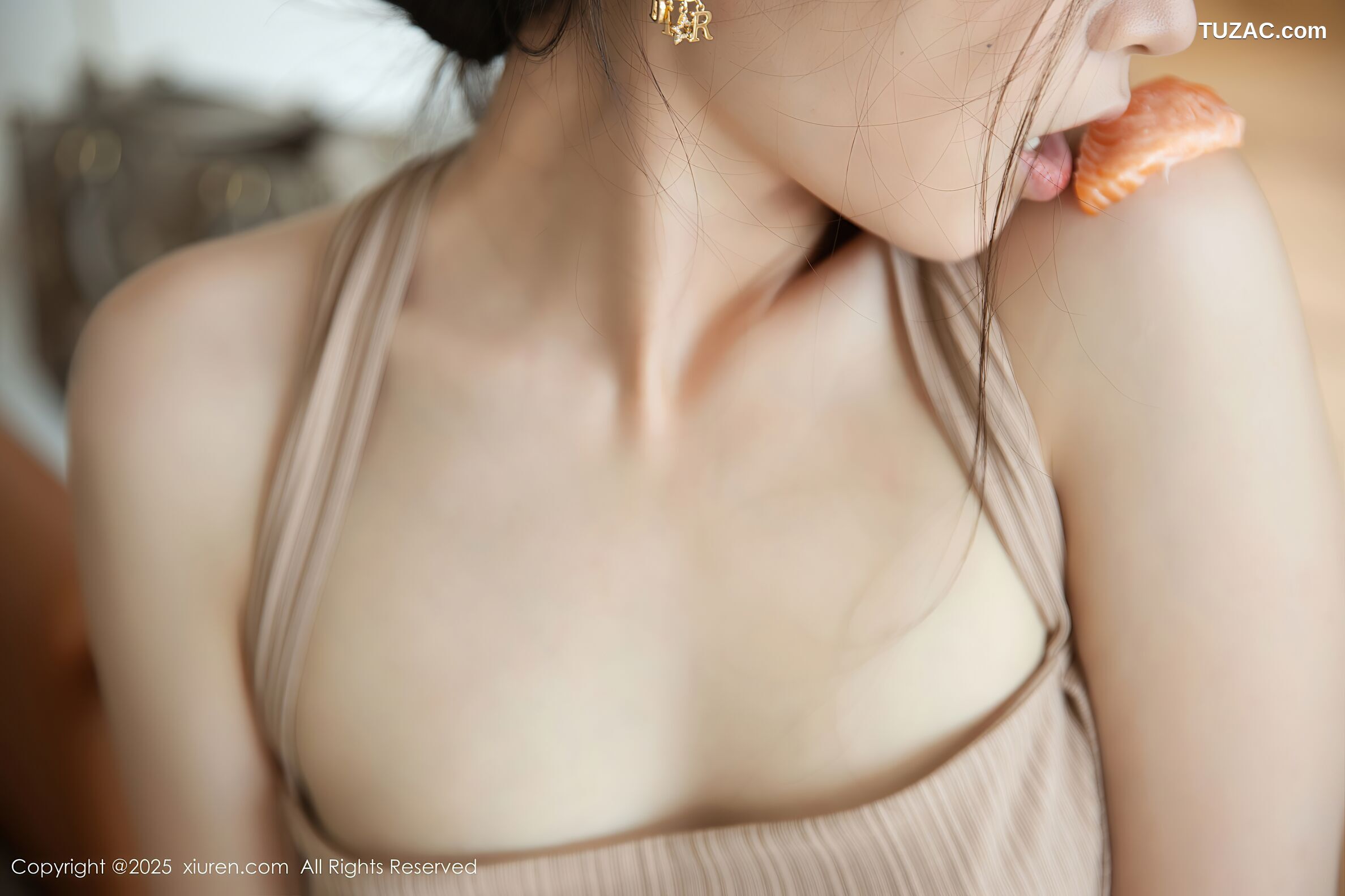 XiuRen秀人网-10678-刘婷婷-肉色连衣裙-2025.08.22