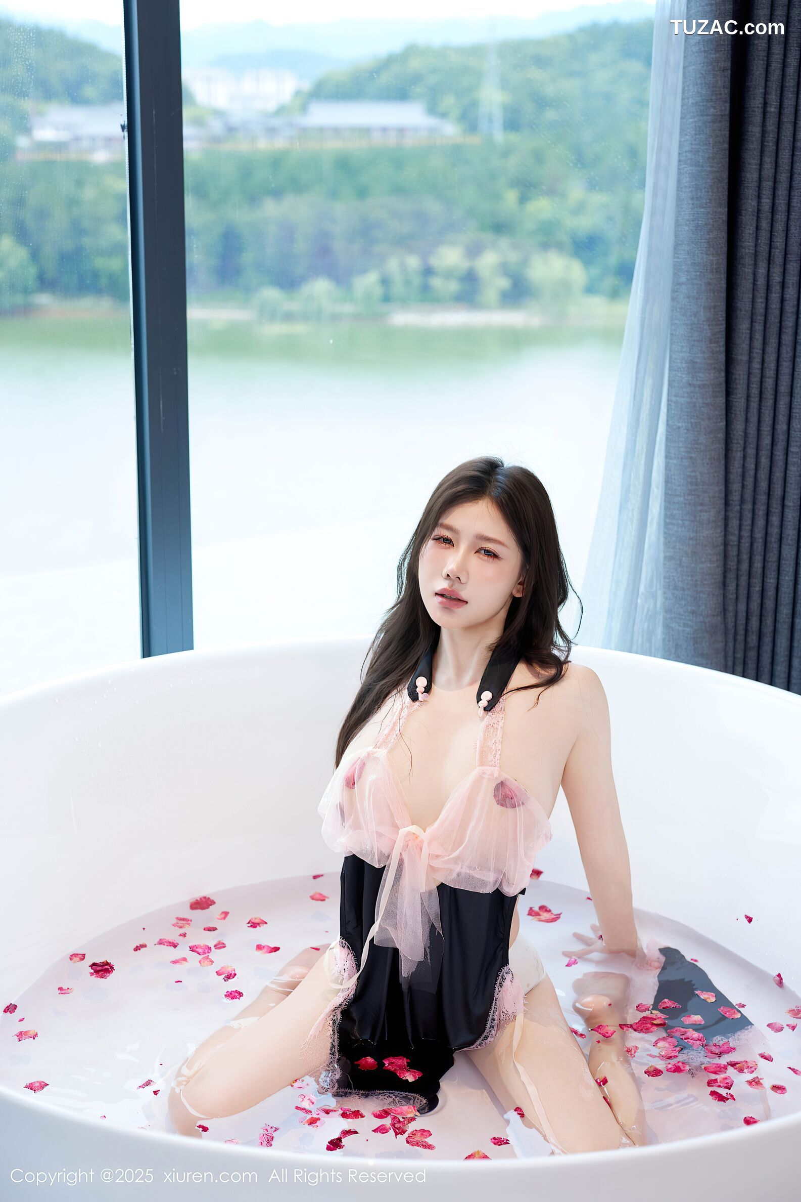 XiuRen秀人网-10680-尹甜甜-粉纱搭黑色情趣内衣浴缸湿身-2025.08.22