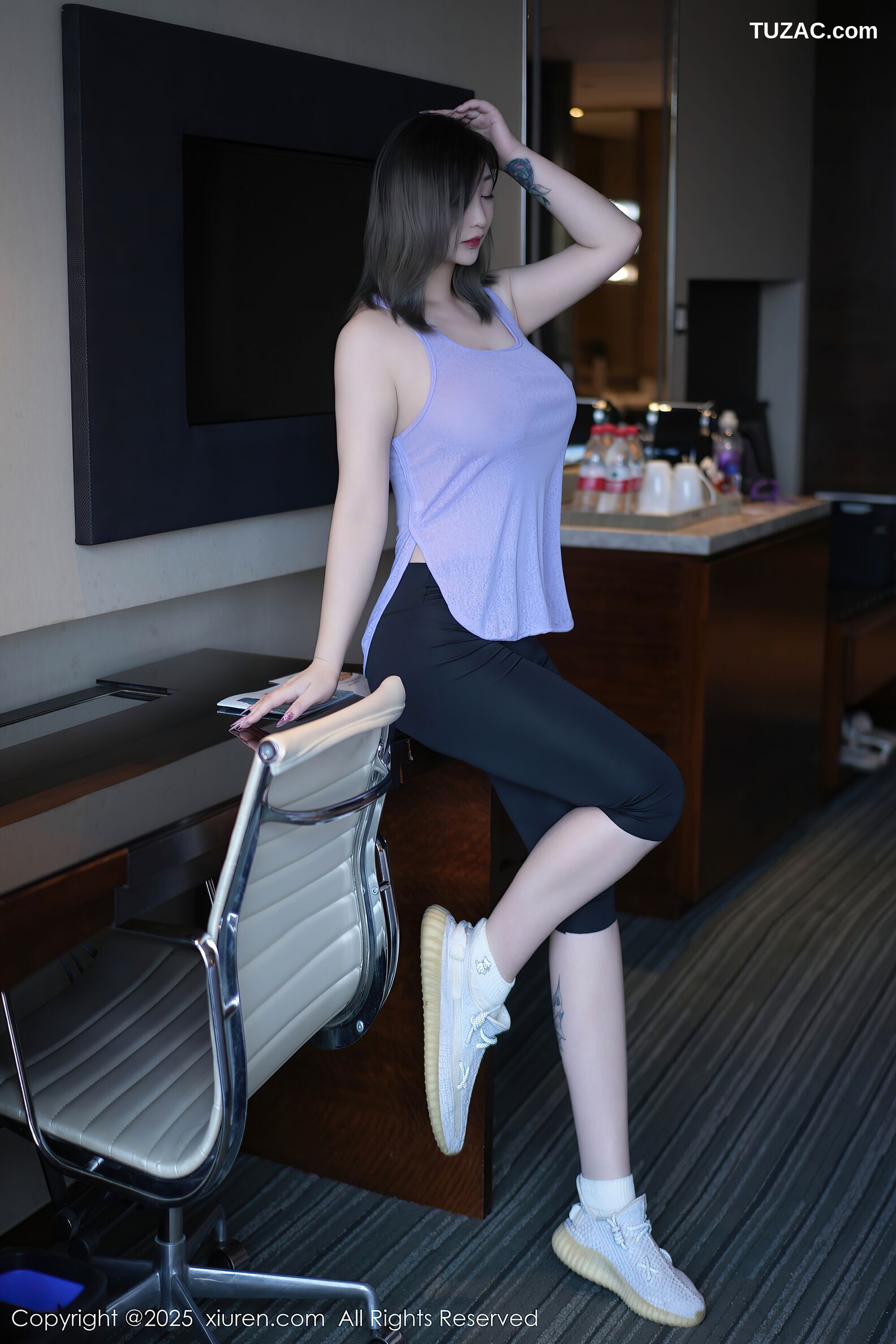 XiuRen秀人网-10682-妲己_Toxic-紫灰色上衣运动美女-2025.08.22