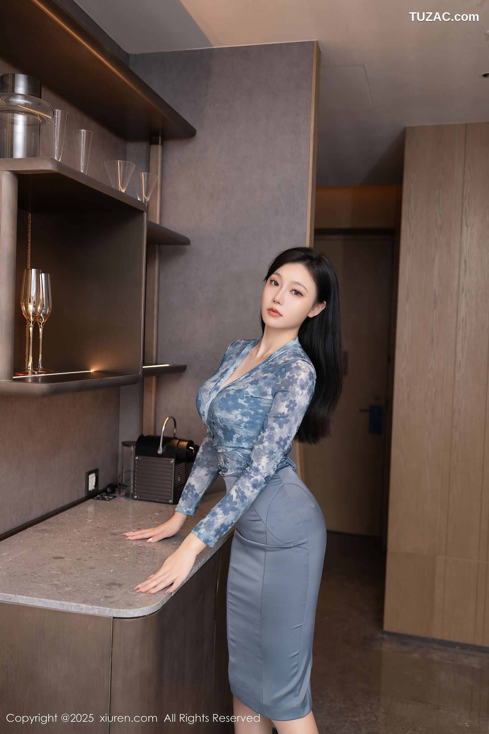 XiuRen秀人网-10693-安然anran-灰色长裙灰内衣肉丝-2025.08.26