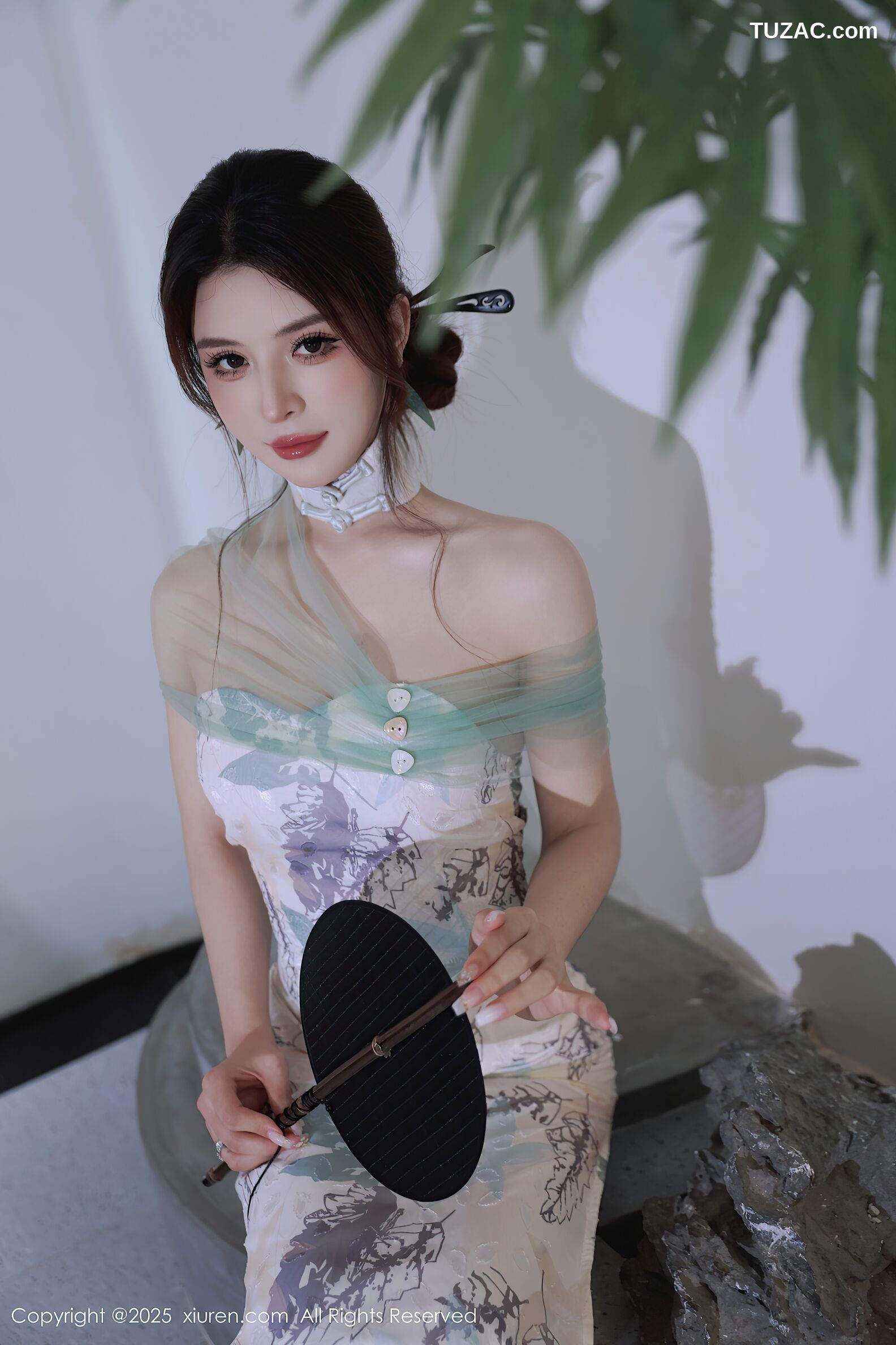 XiuRen秀人网-10694-阿依莎-浅色古风裙白蕾丝内衣-2025.08.27