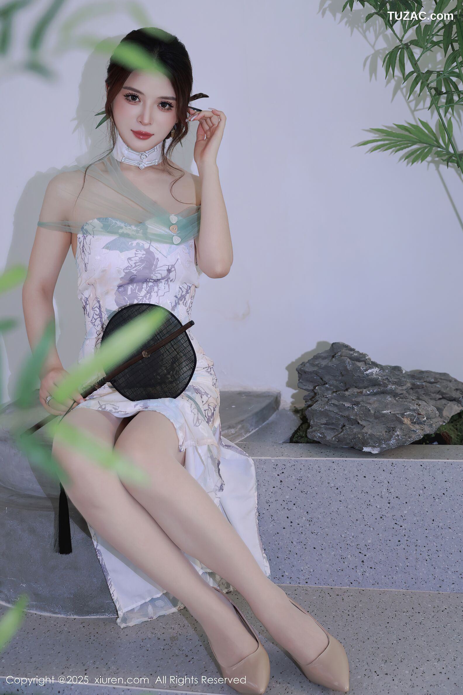XiuRen秀人网-10694-阿依莎-浅色古风裙白蕾丝内衣-2025.08.27