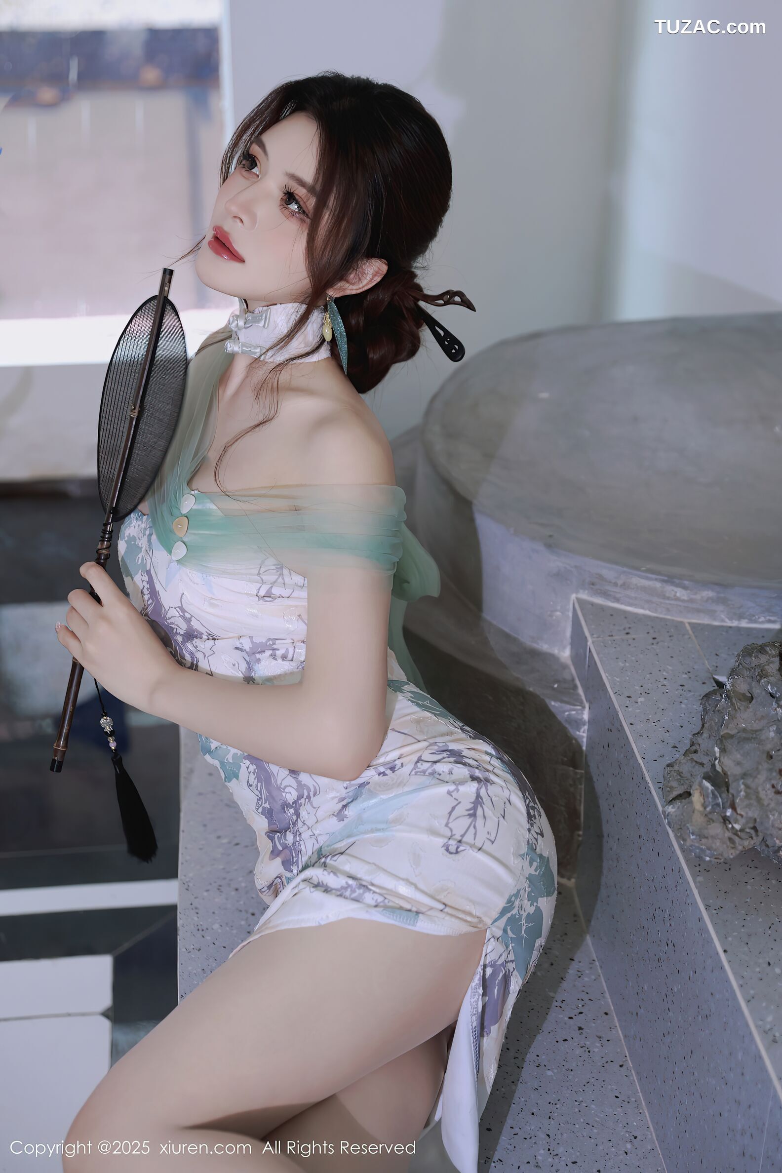 XiuRen秀人网-10694-阿依莎-浅色古风裙白蕾丝内衣-2025.08.27