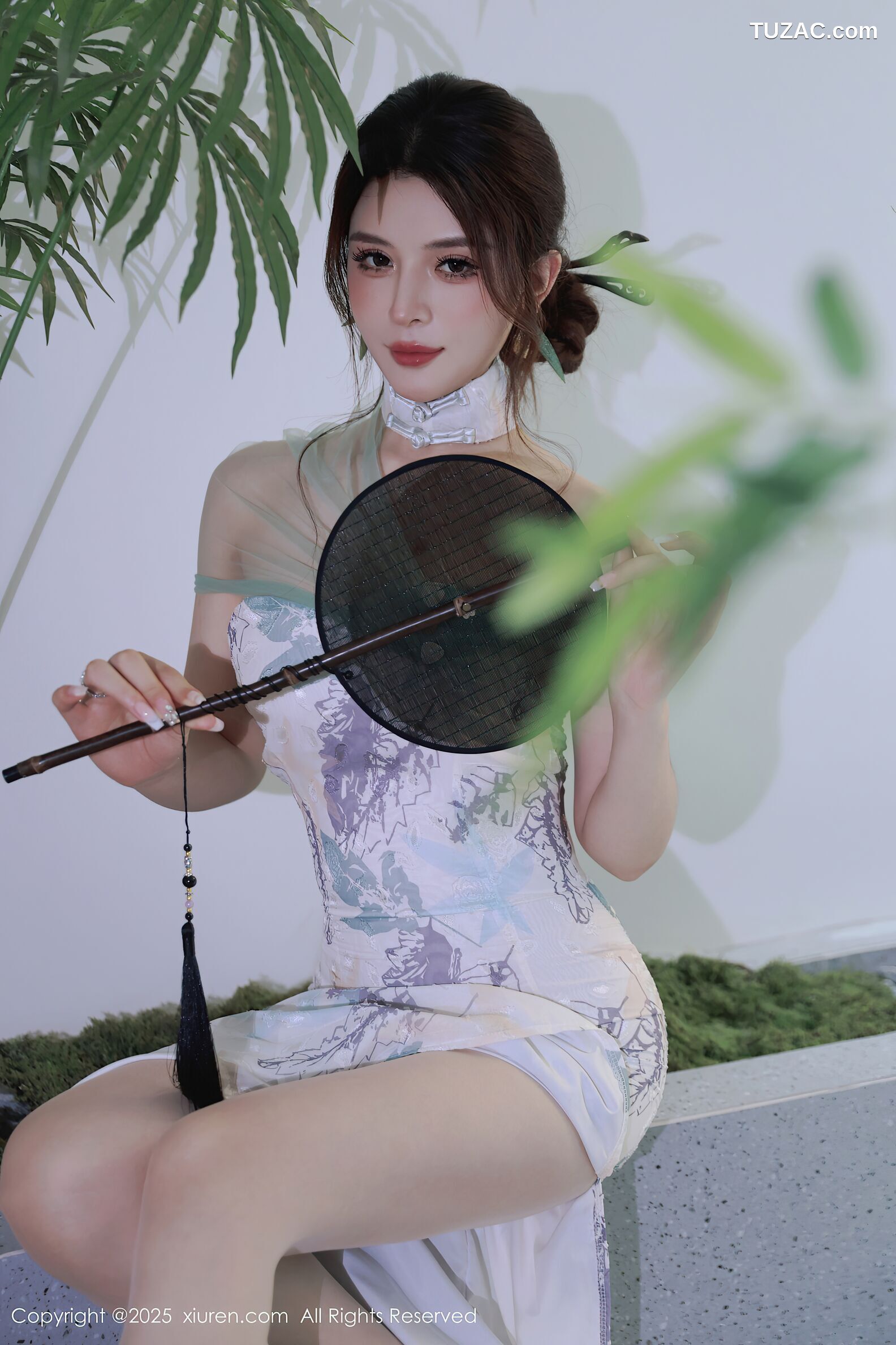 XiuRen秀人网-10694-阿依莎-浅色古风裙白蕾丝内衣-2025.08.27