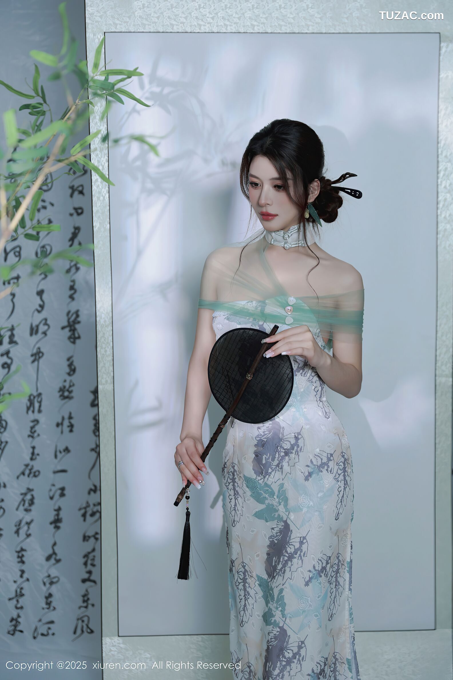 XiuRen秀人网-10694-阿依莎-浅色古风裙白蕾丝内衣-2025.08.27