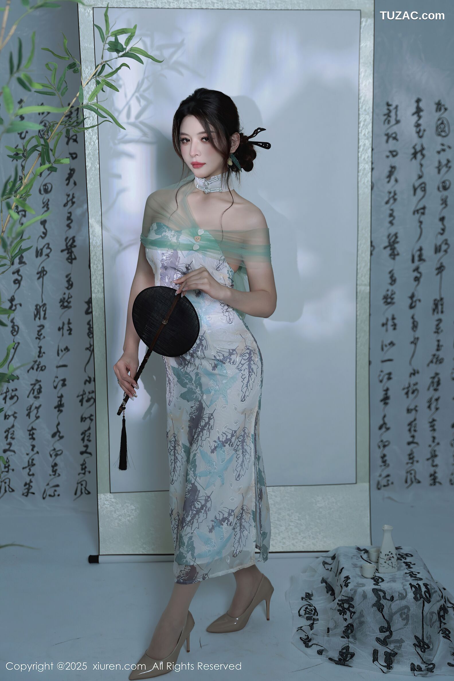 XiuRen秀人网-10694-阿依莎-浅色古风裙白蕾丝内衣-2025.08.27