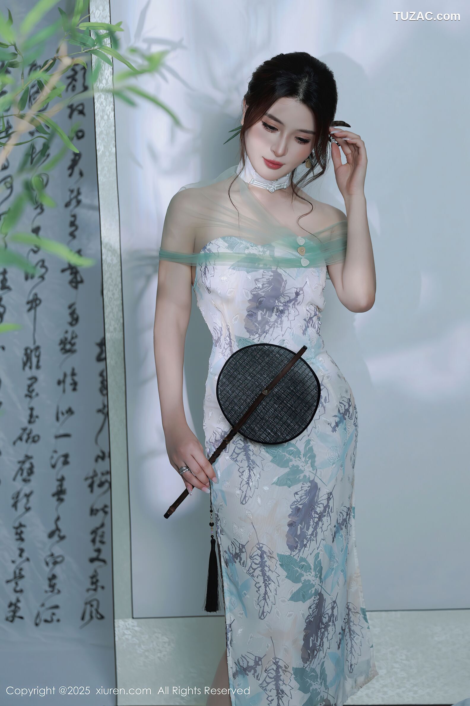 XiuRen秀人网-10694-阿依莎-浅色古风裙白蕾丝内衣-2025.08.27