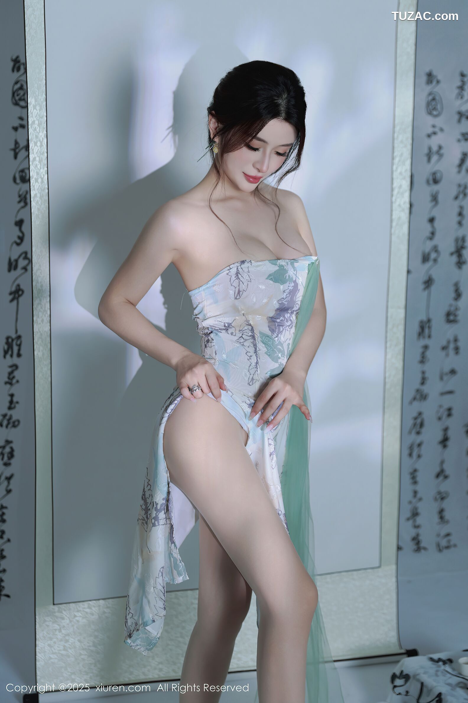 XiuRen秀人网-10694-阿依莎-浅色古风裙白蕾丝内衣-2025.08.27