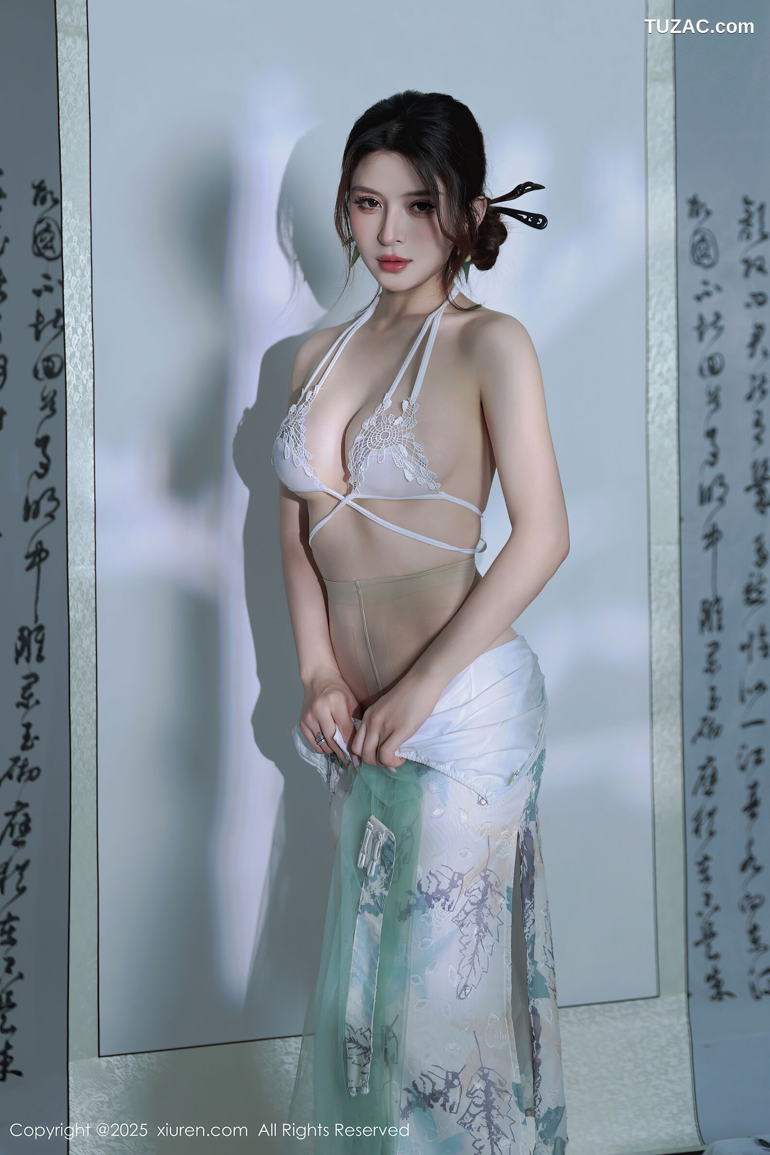 XiuRen秀人网-10694-阿依莎-浅色古风裙白蕾丝内衣-2025.08.27