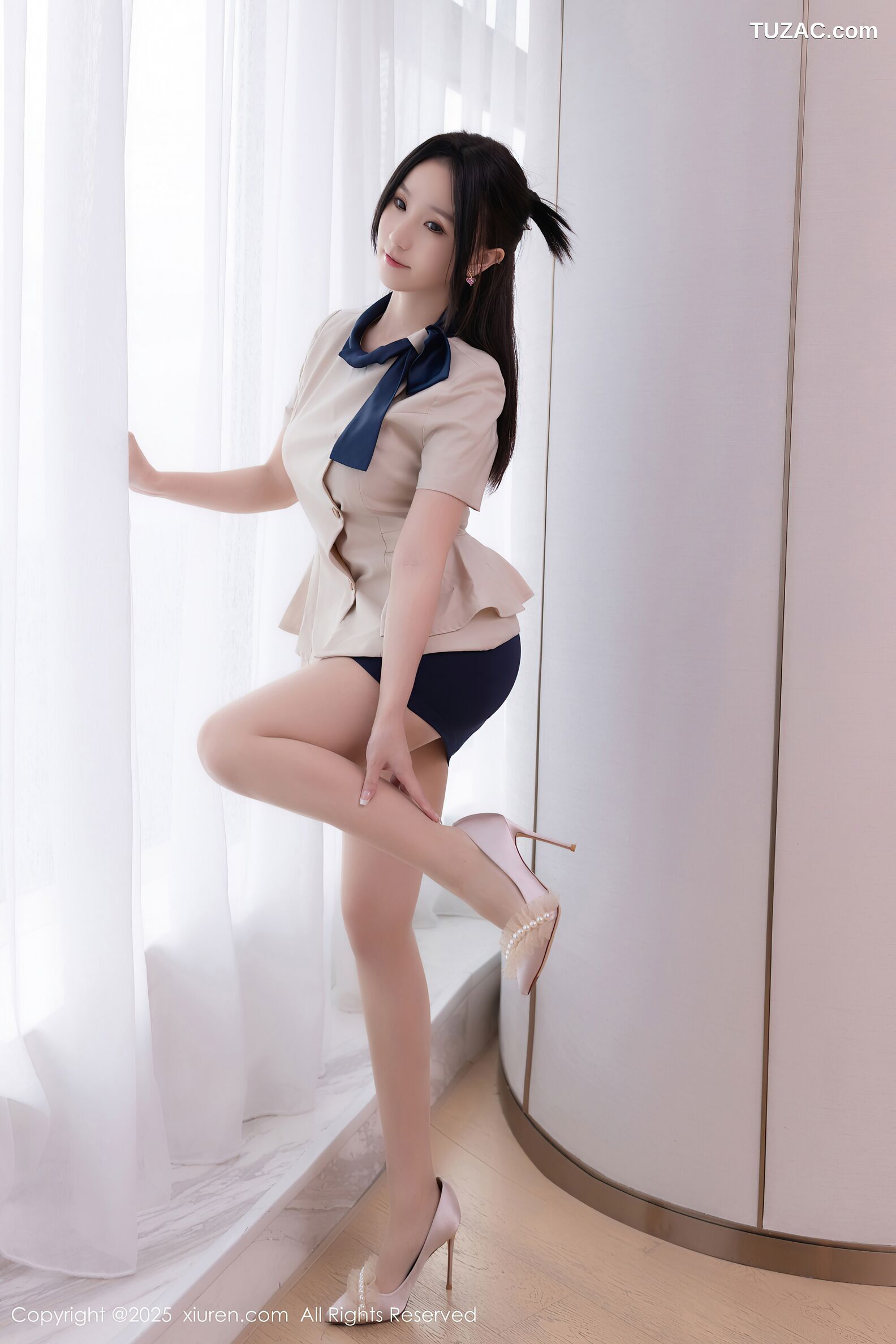 XiuRen秀人网-10697-杏子Yada-深蓝内衣诱人肉色丝袜-2025.08.27