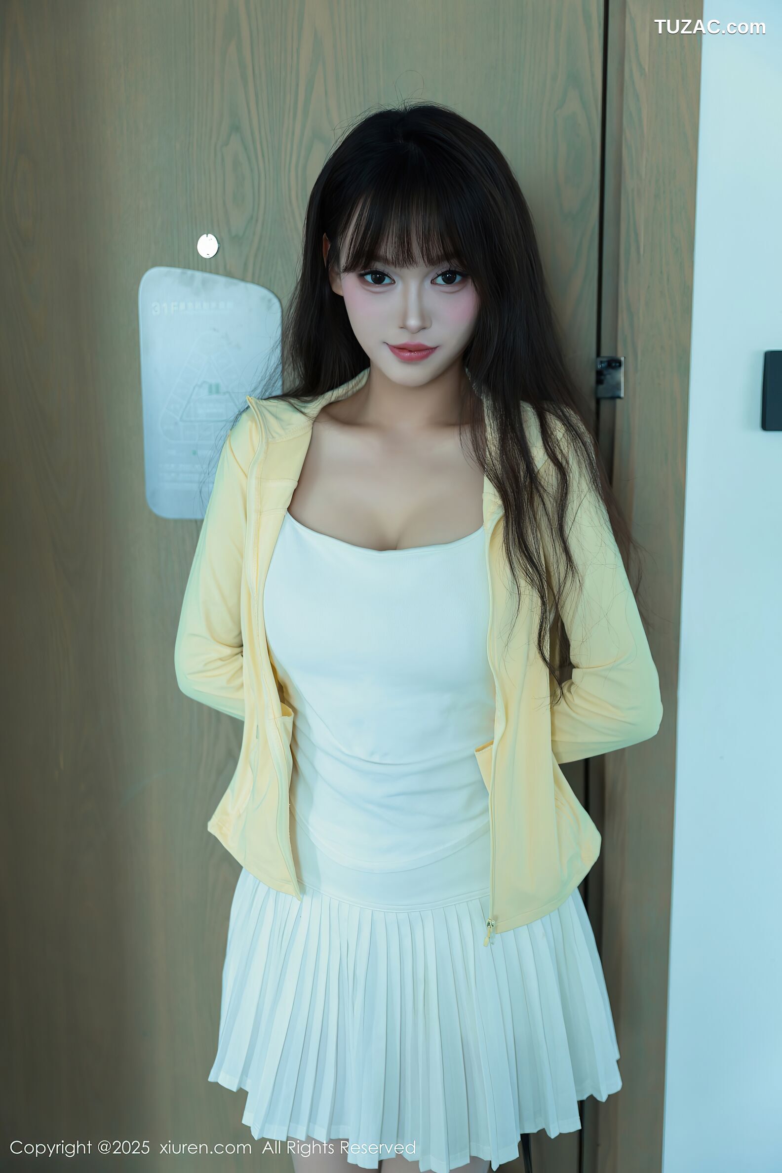 XiuRen秀人网-10702-糯咪-白色短裙白色丝袜-2025.08.28