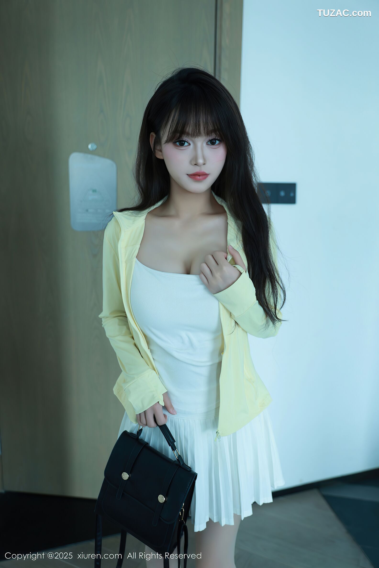 XiuRen秀人网-10702-糯咪-白色短裙白色丝袜-2025.08.28
