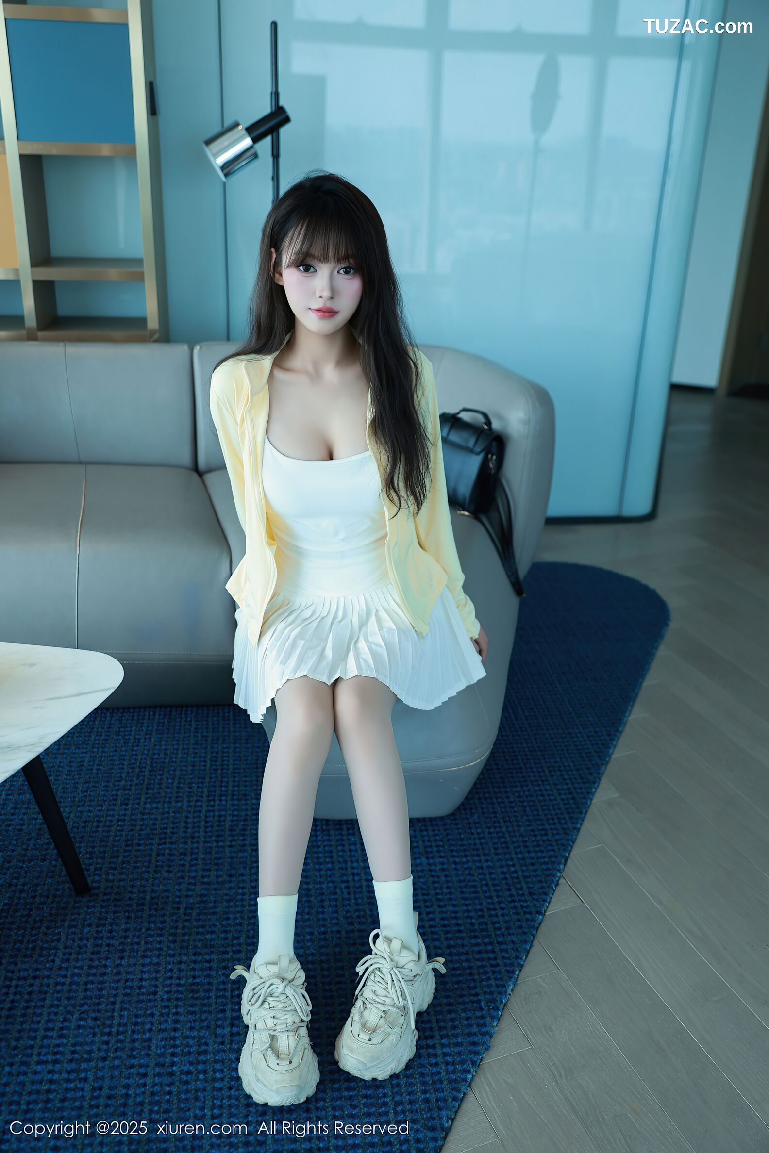 XiuRen秀人网-10702-糯咪-白色短裙白色丝袜-2025.08.28