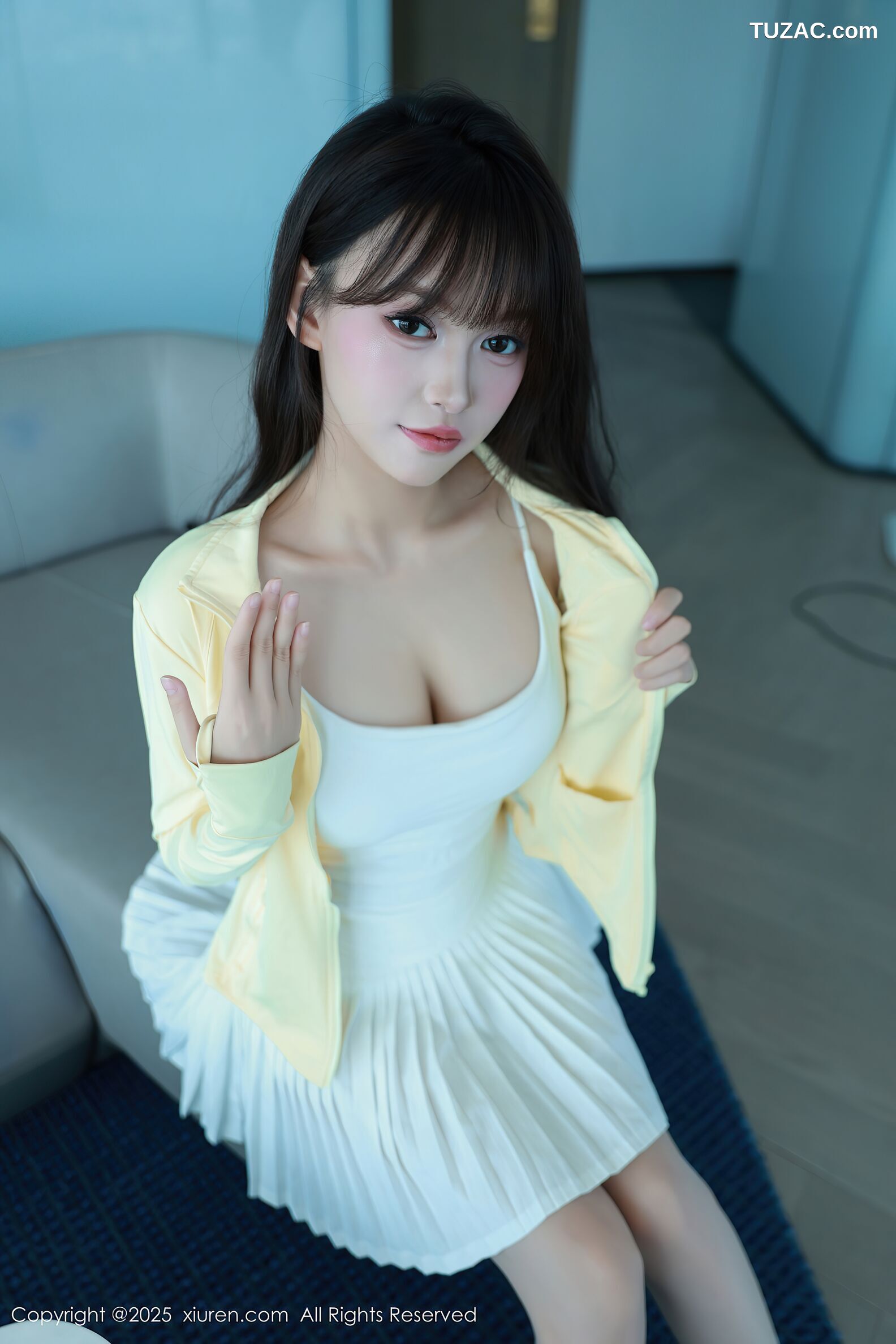 XiuRen秀人网-10702-糯咪-白色短裙白色丝袜-2025.08.28
