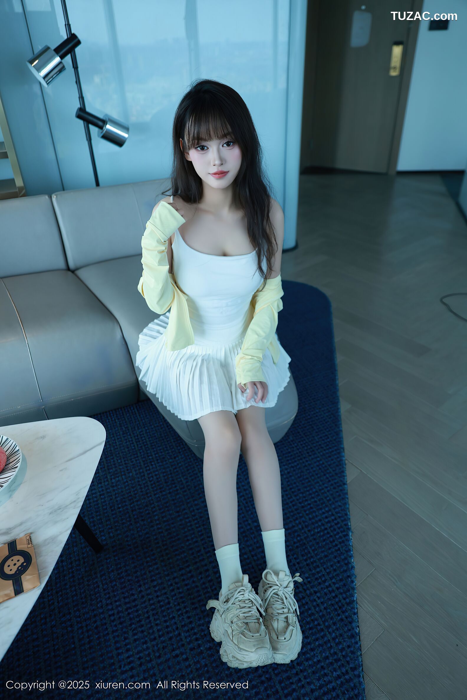 XiuRen秀人网-10702-糯咪-白色短裙白色丝袜-2025.08.28
