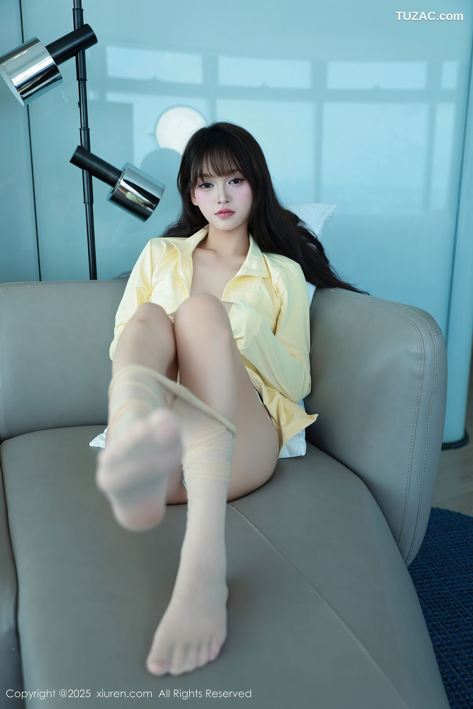 XiuRen秀人网-10702-糯咪-白色短裙白色丝袜-2025.08.28