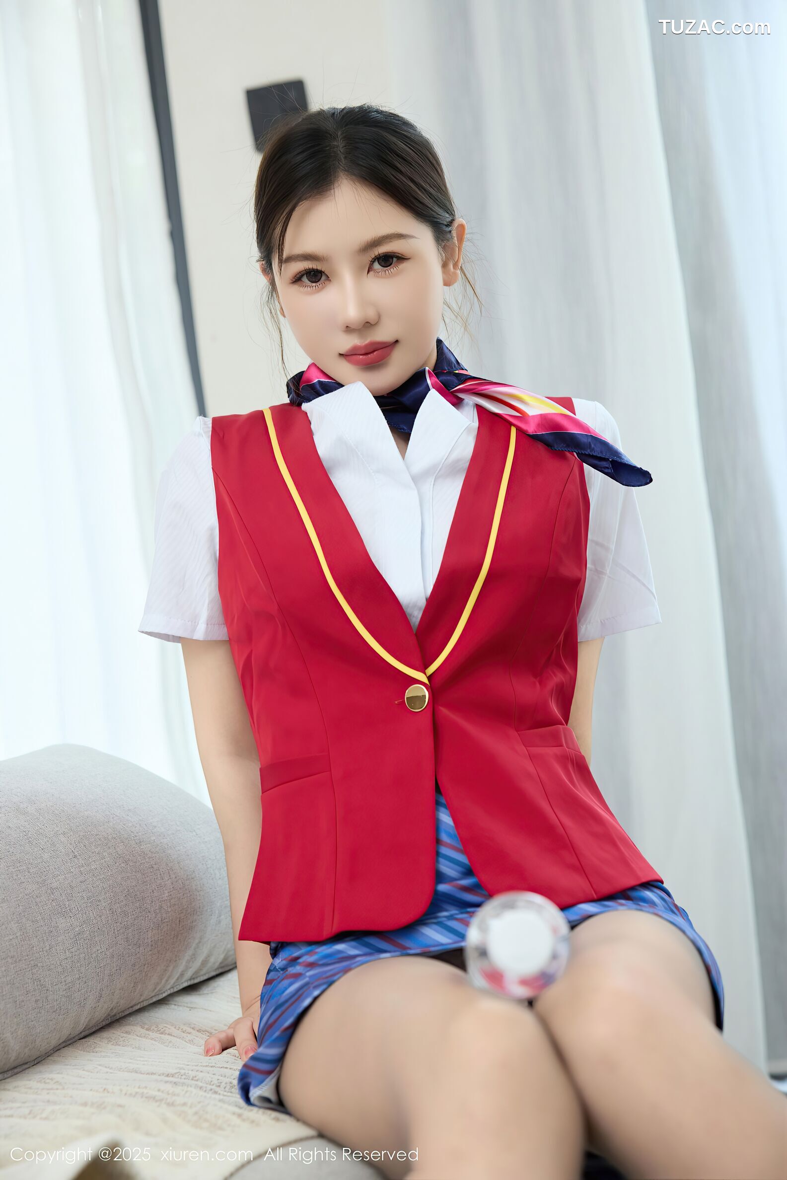 XiuRen秀人网-10703-尹甜甜-红色制服背心白衬衫蓝短裙肉色内衣-2025.08.28