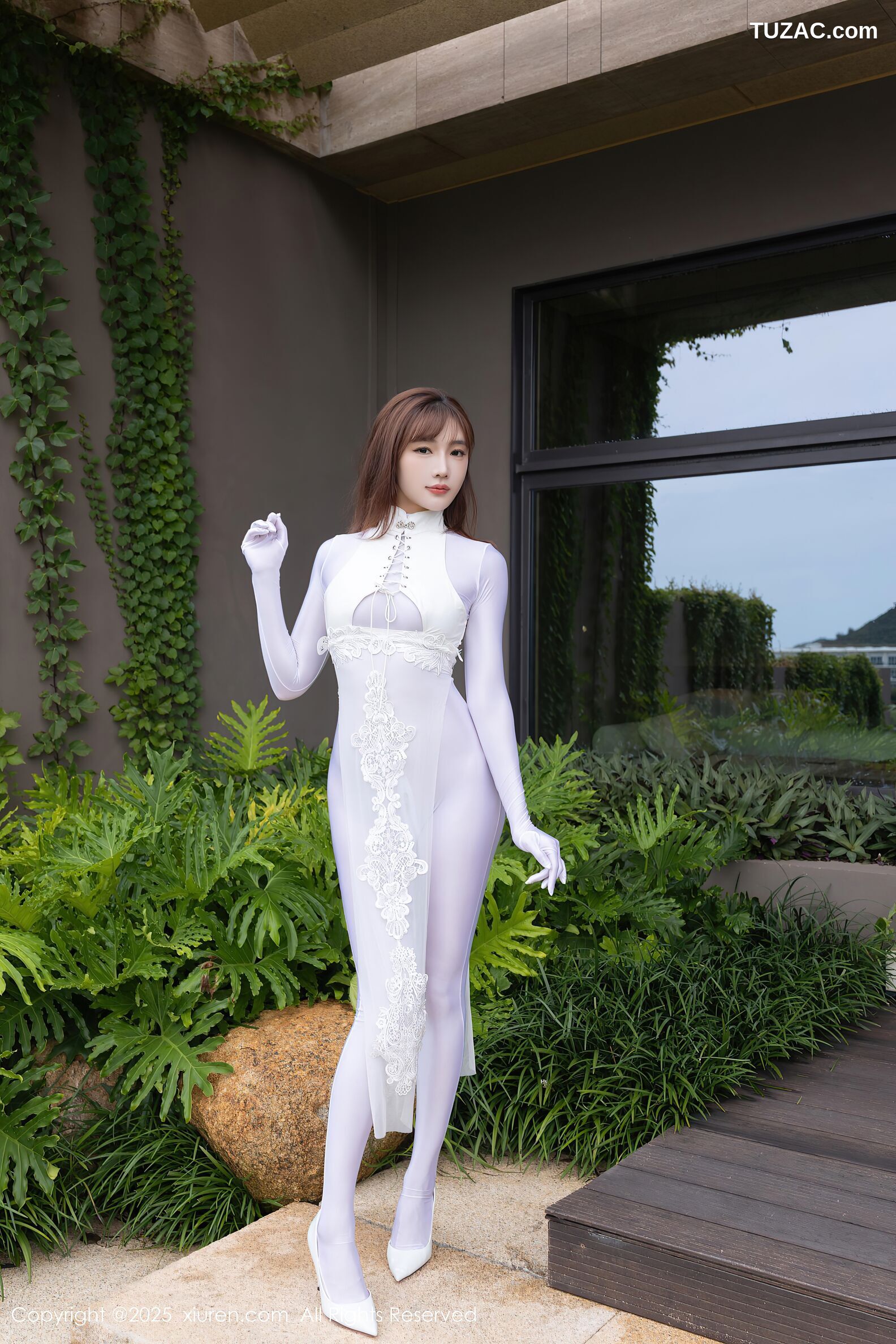 XiuRen秀人网-10704-陆萱萱-情趣白旗袍连体白丝-2025.08.28