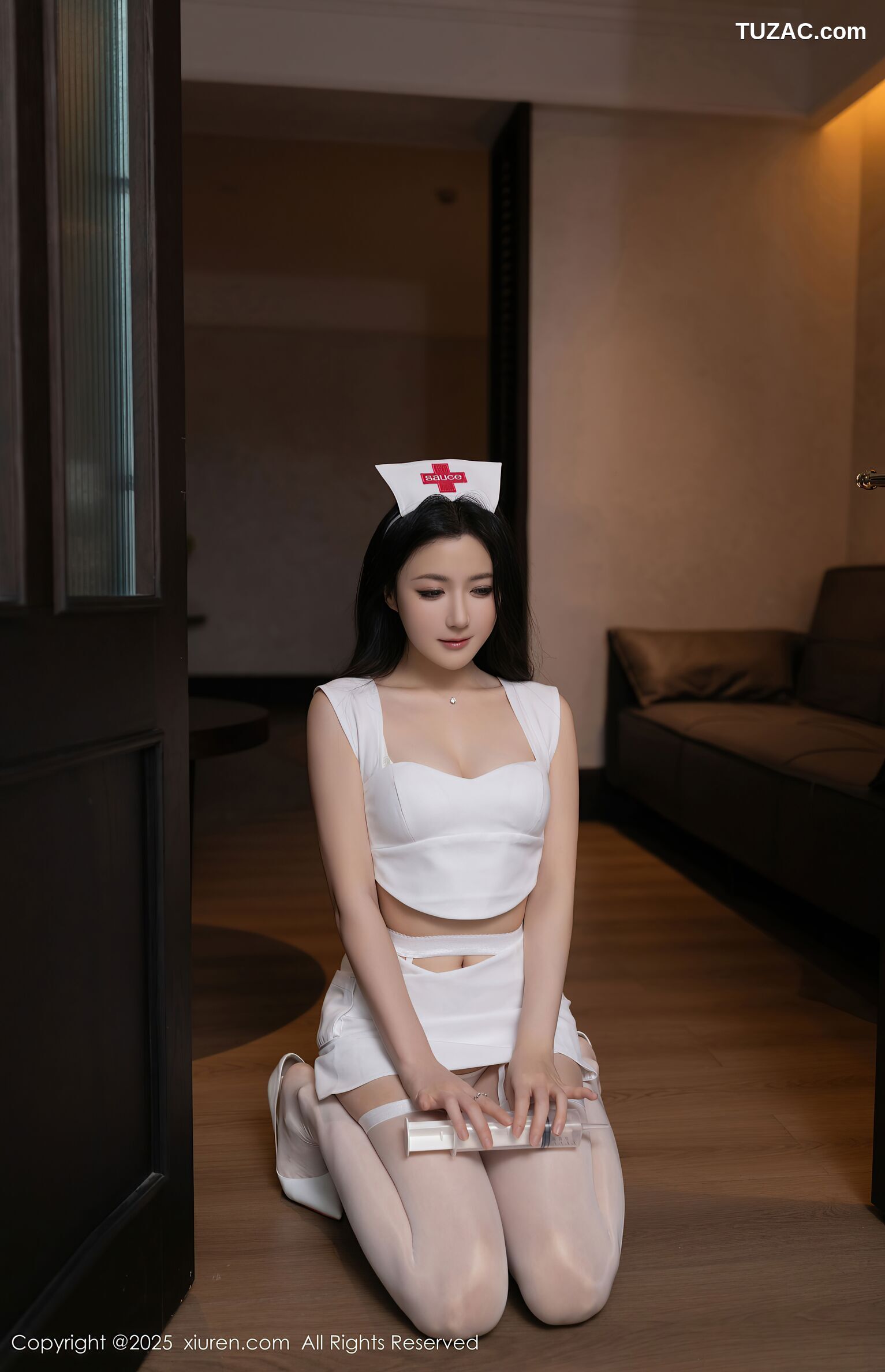 XiuRen秀人网-10711-鱼子酱Fish-白色护士制服短裙白色内衣-2025.08.29
