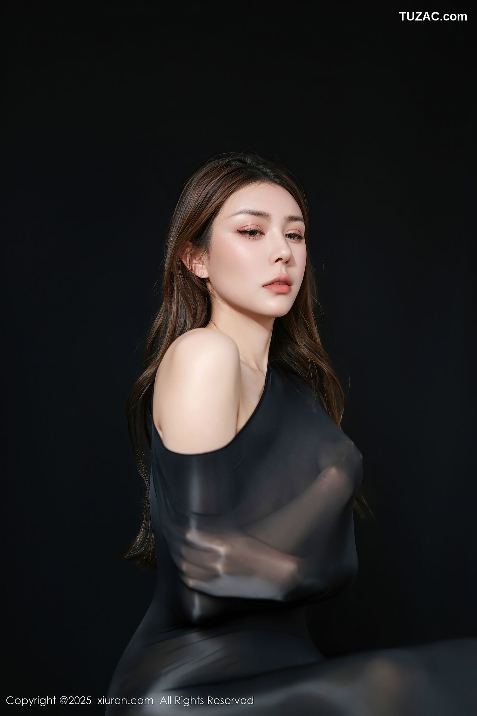 XiuRen秀人网-10713-悦兮-连体黑丝黑内衣-2025.09.01