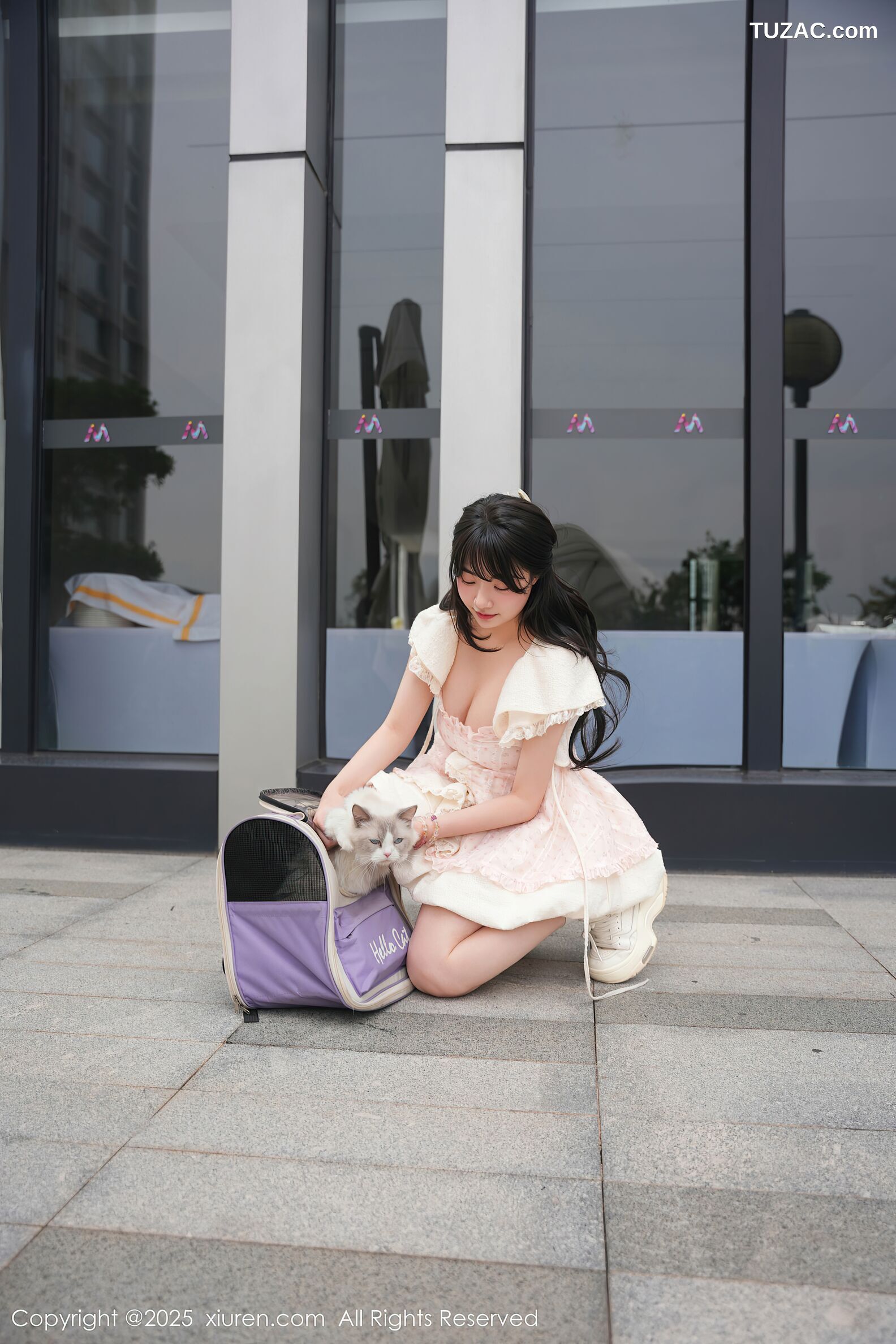 XiuRen秀人网-10734-软情-白色连衣短裙女孩与猫咪-2025.09.05