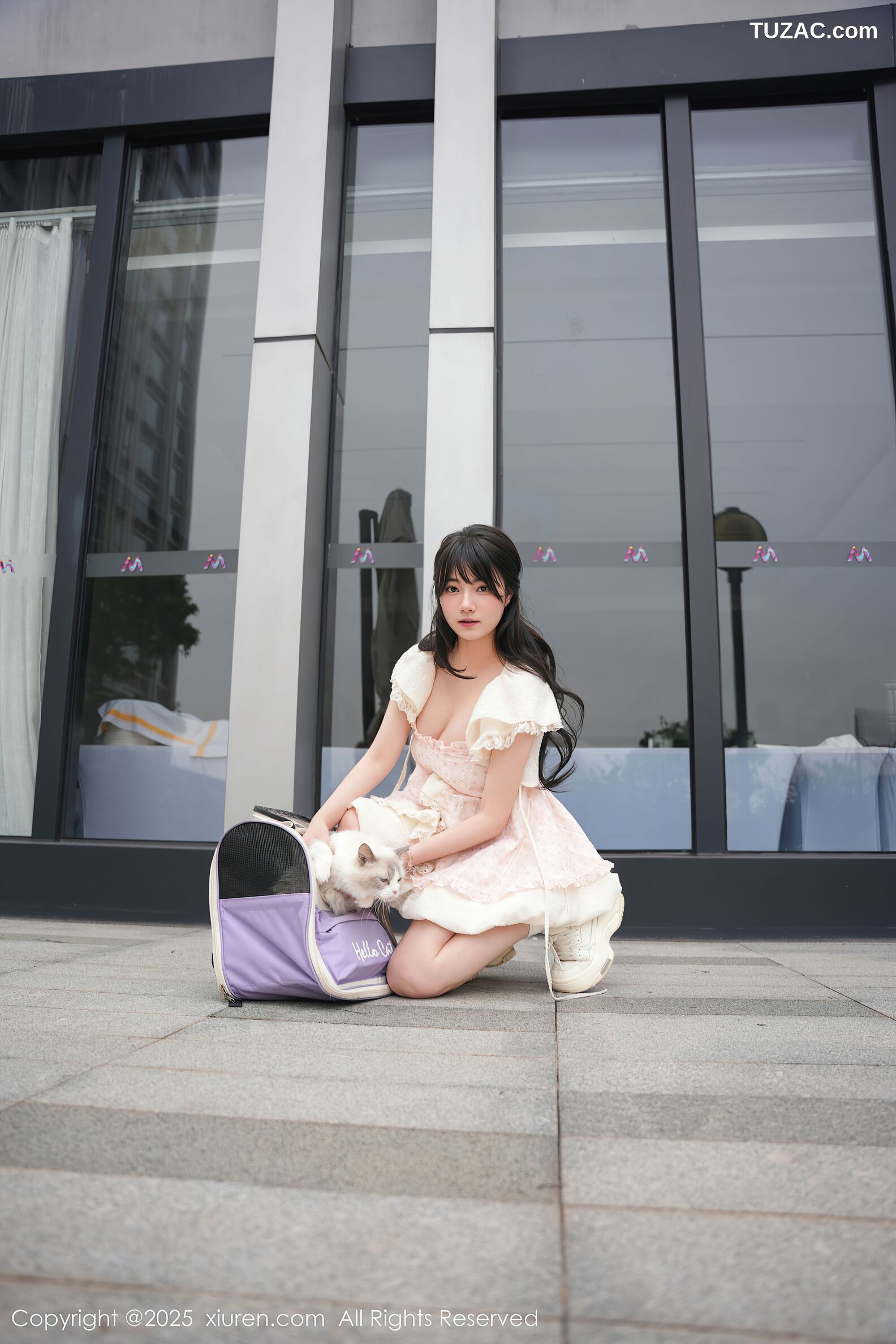 XiuRen秀人网-10734-软情-白色连衣短裙女孩与猫咪-2025.09.05