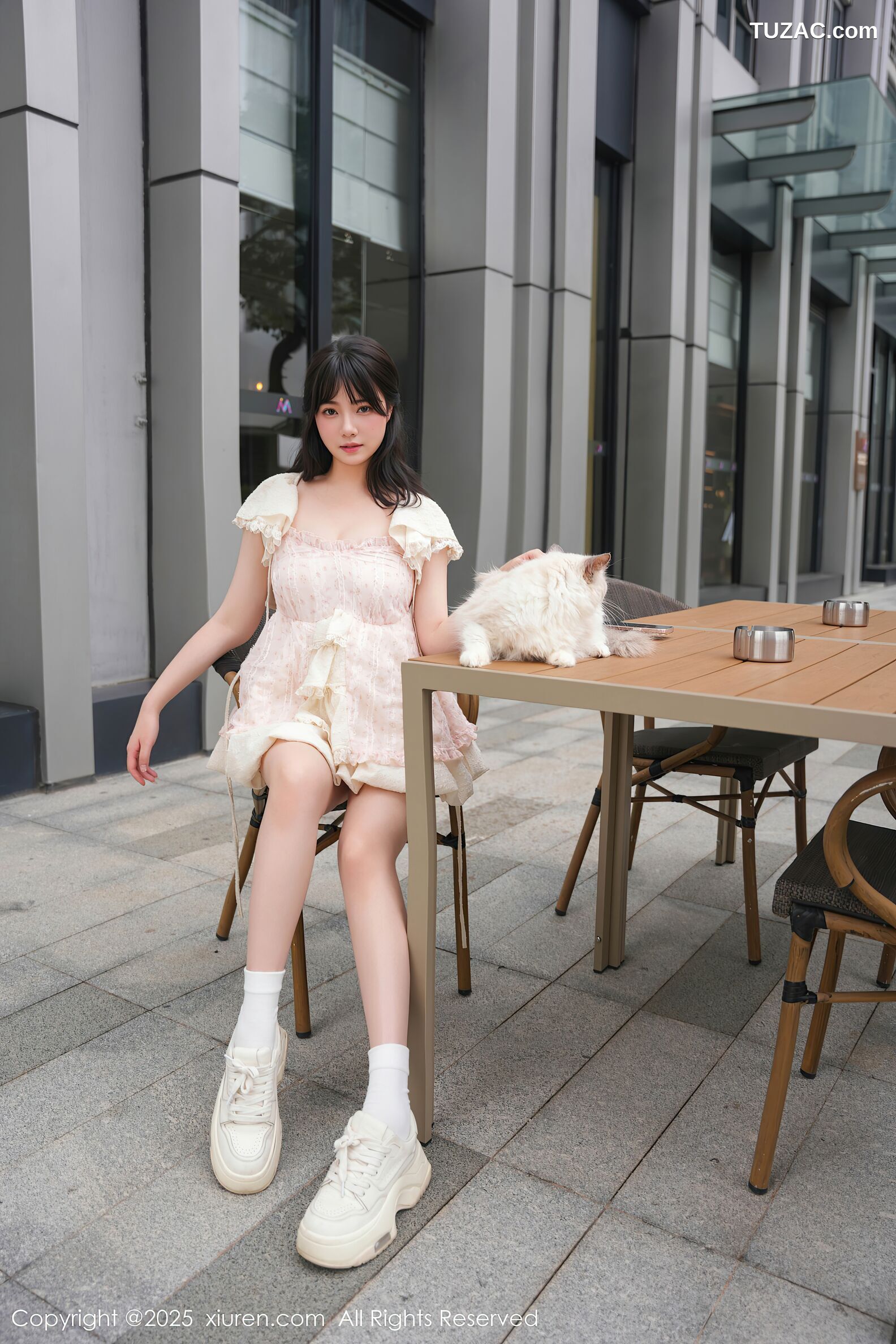 XiuRen秀人网-10734-软情-白色连衣短裙女孩与猫咪-2025.09.05