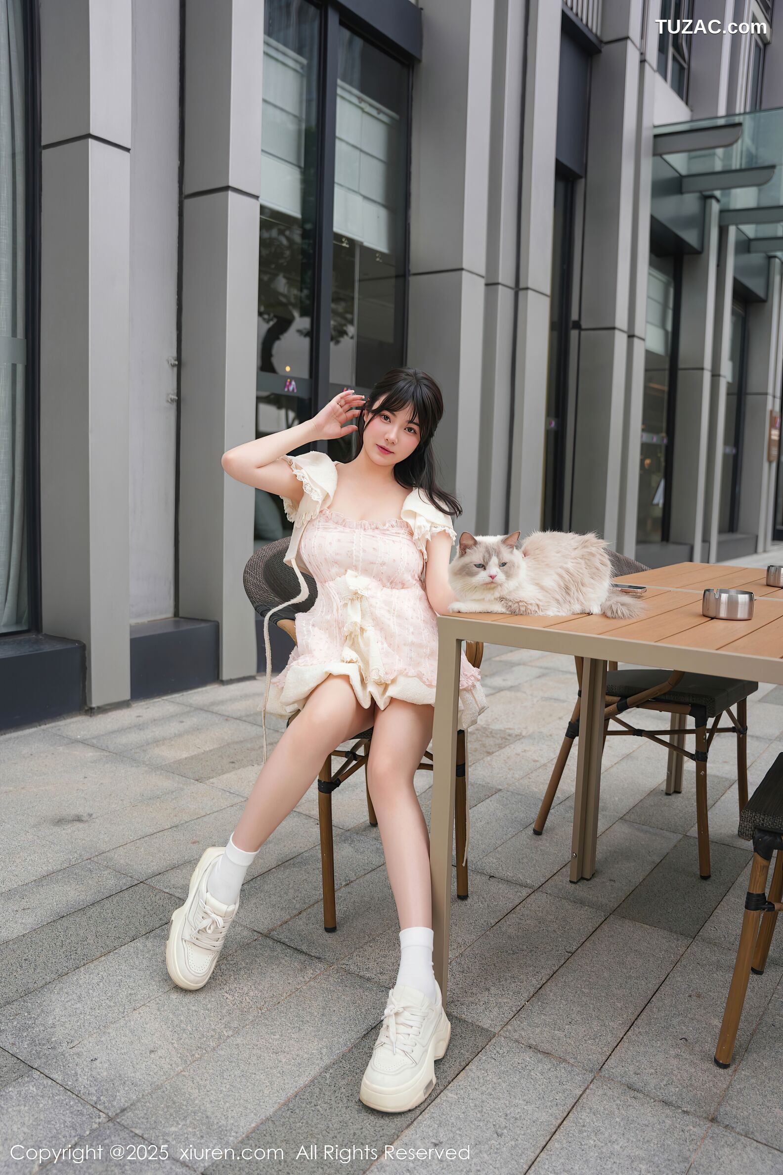 XiuRen秀人网-10734-软情-白色连衣短裙女孩与猫咪-2025.09.05