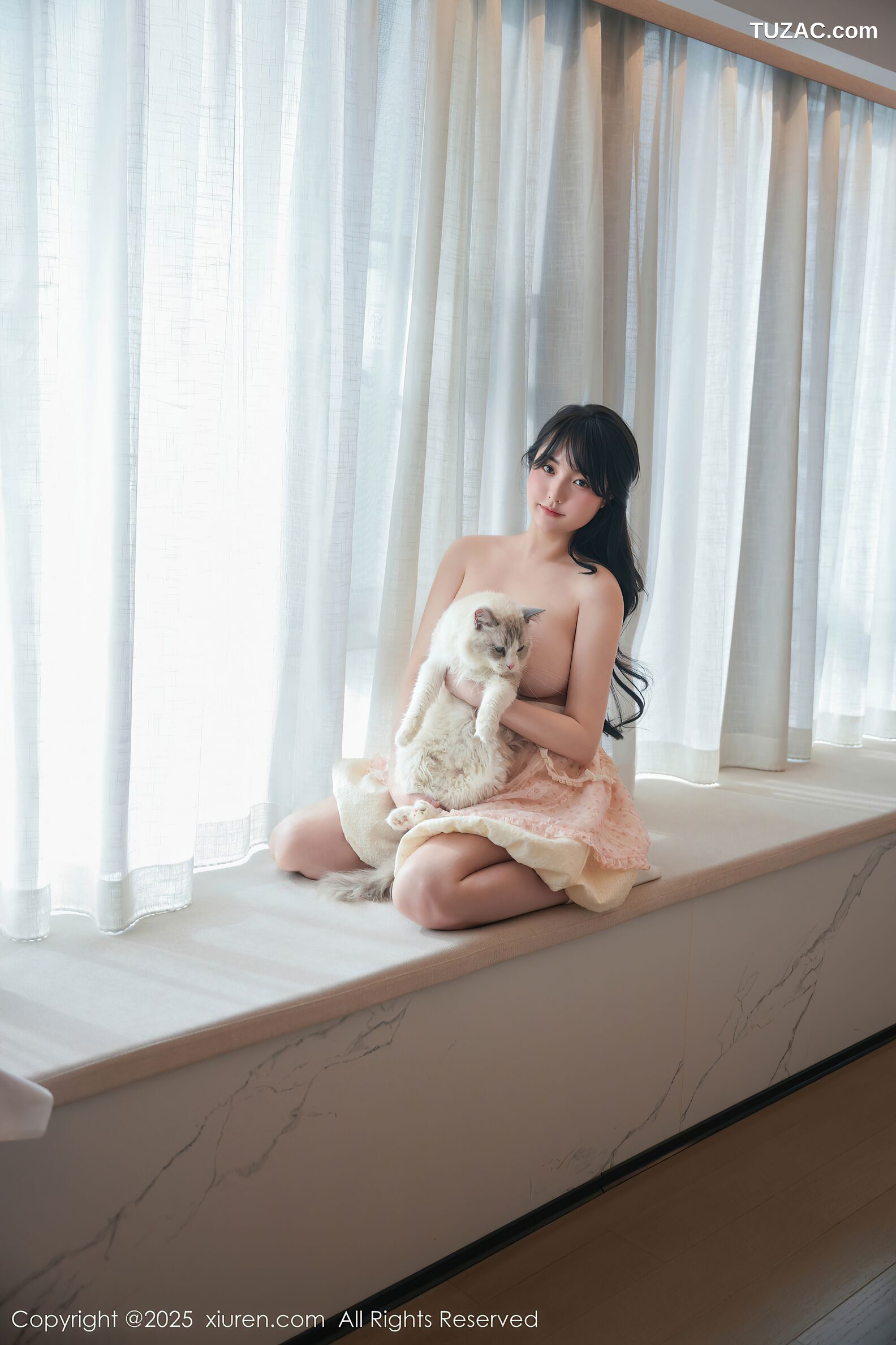 XiuRen秀人网-10734-软情-白色连衣短裙女孩与猫咪-2025.09.05