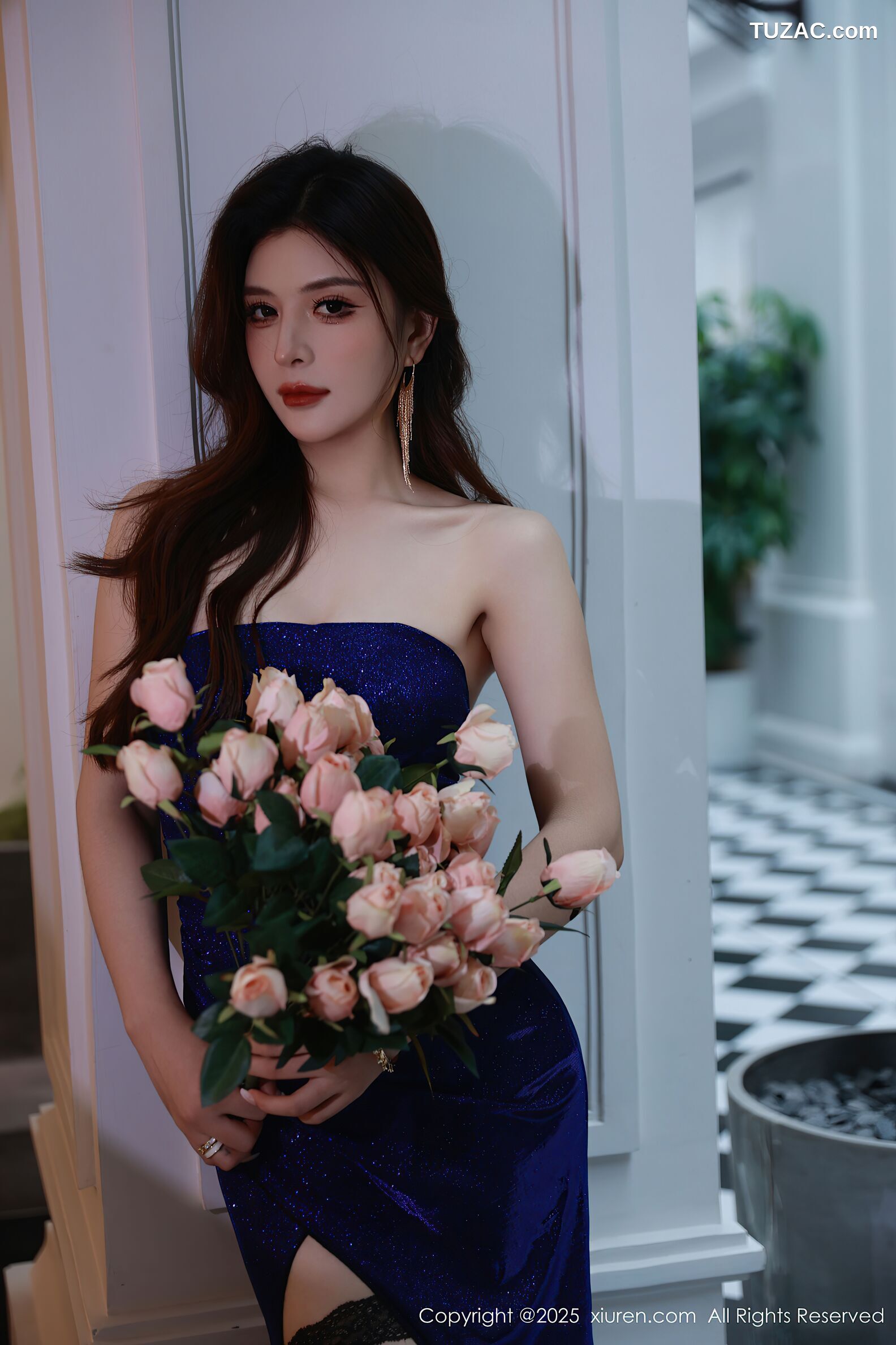 XiuRen秀人网-10740-阿依莎-蓝色抹胸长裙蓝色内衣黑丝-2025.09.08