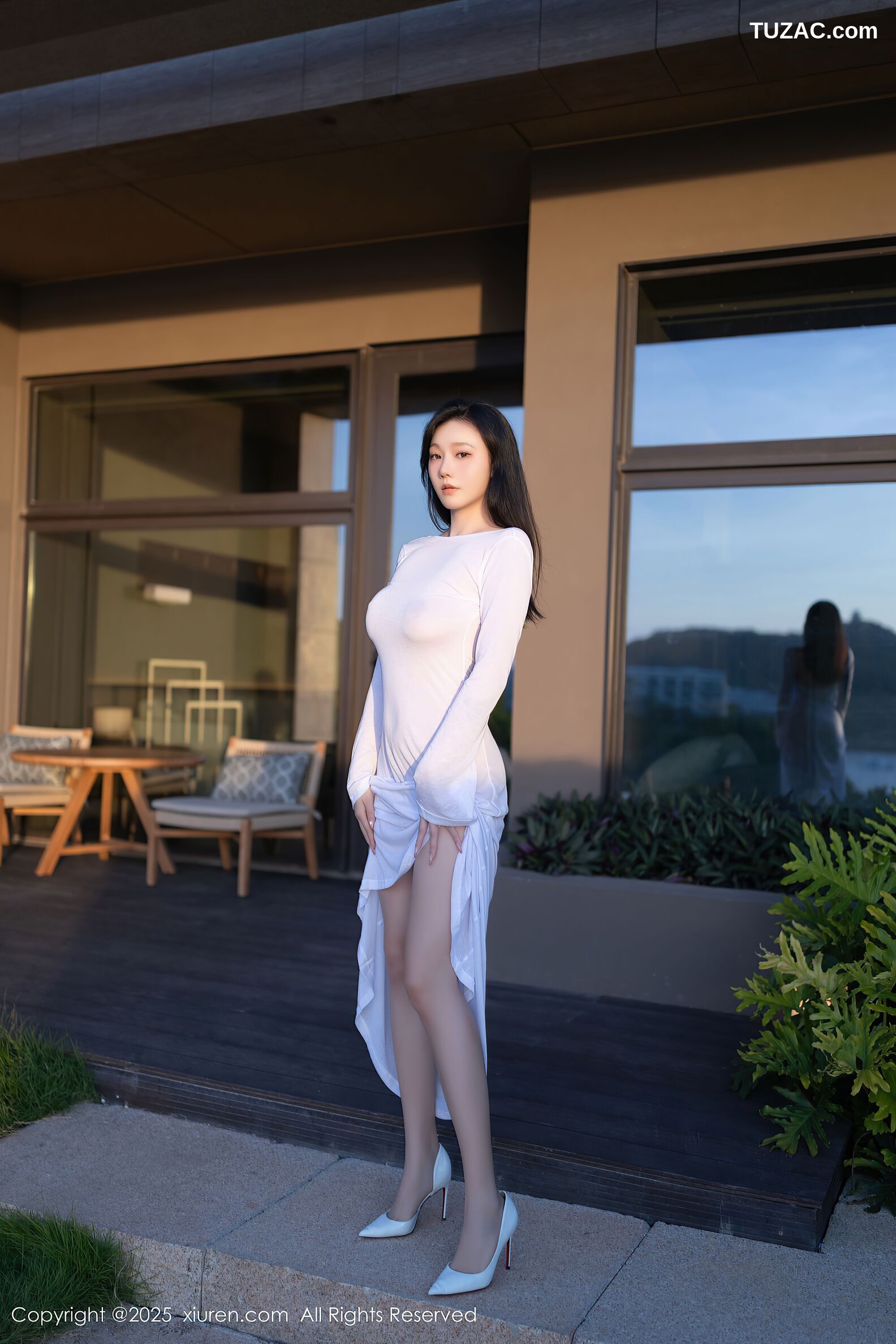 XiuRen秀人网-10747-安然anran-白色紧身连衣长裙裙诱人肉丝-2025.09.09