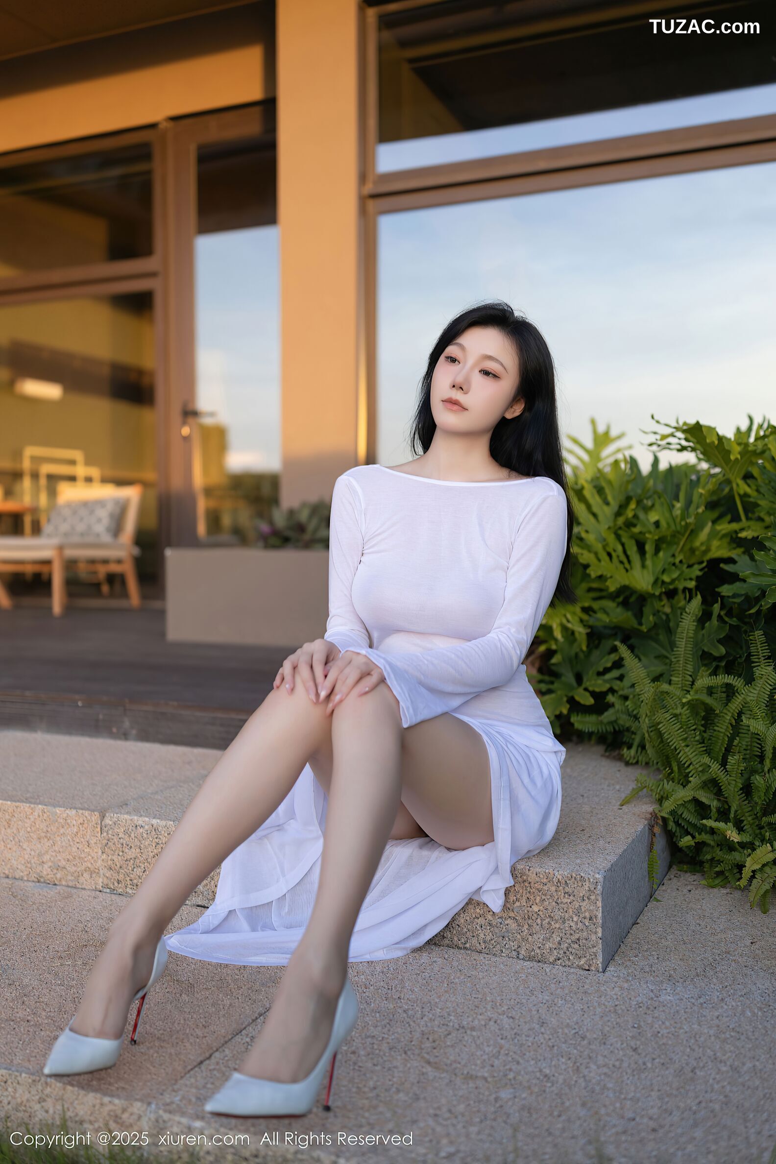 XiuRen秀人网-10747-安然anran-白色紧身连衣长裙裙诱人肉丝-2025.09.09
