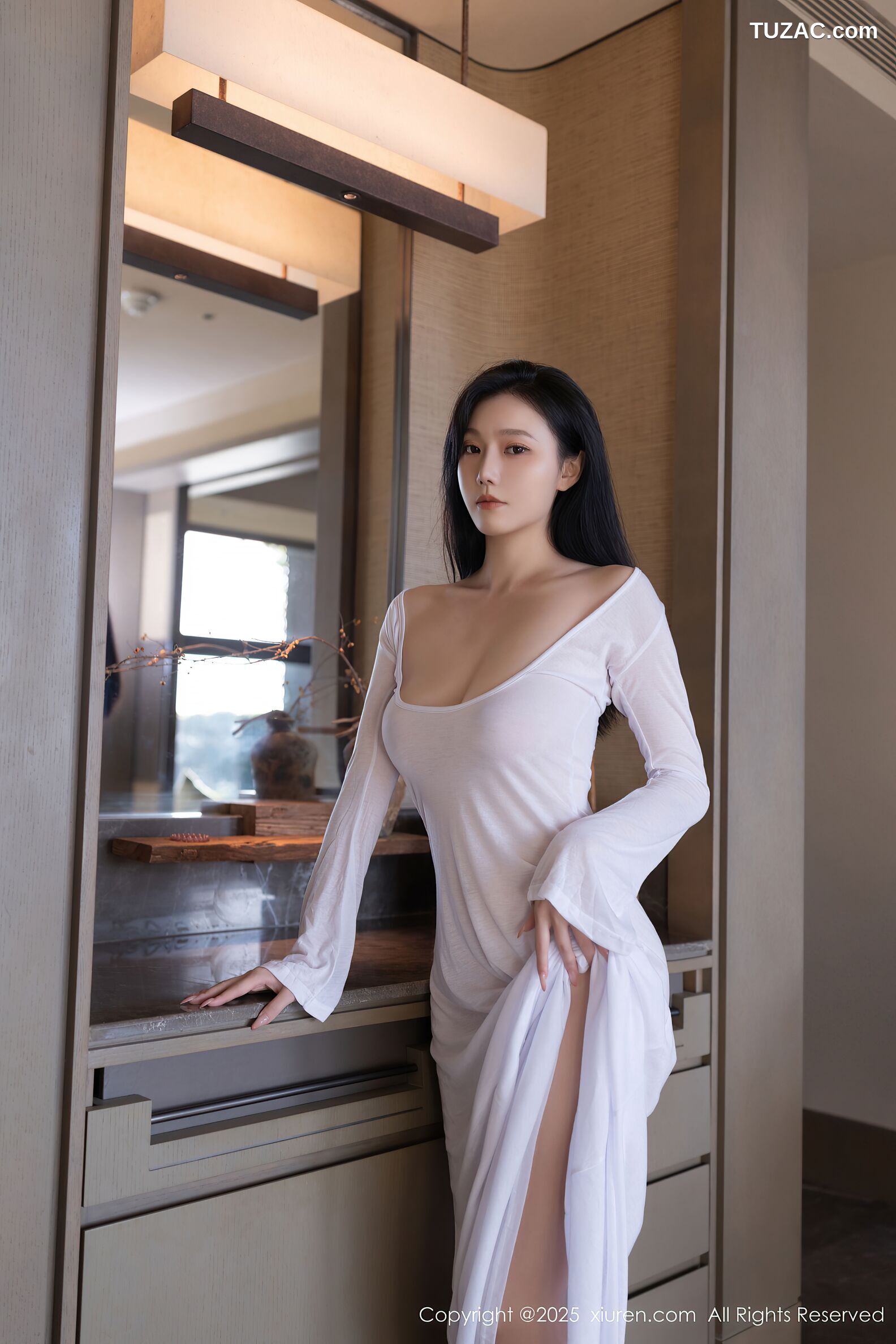 XiuRen秀人网-10747-安然anran-白色紧身连衣长裙裙诱人肉丝-2025.09.09