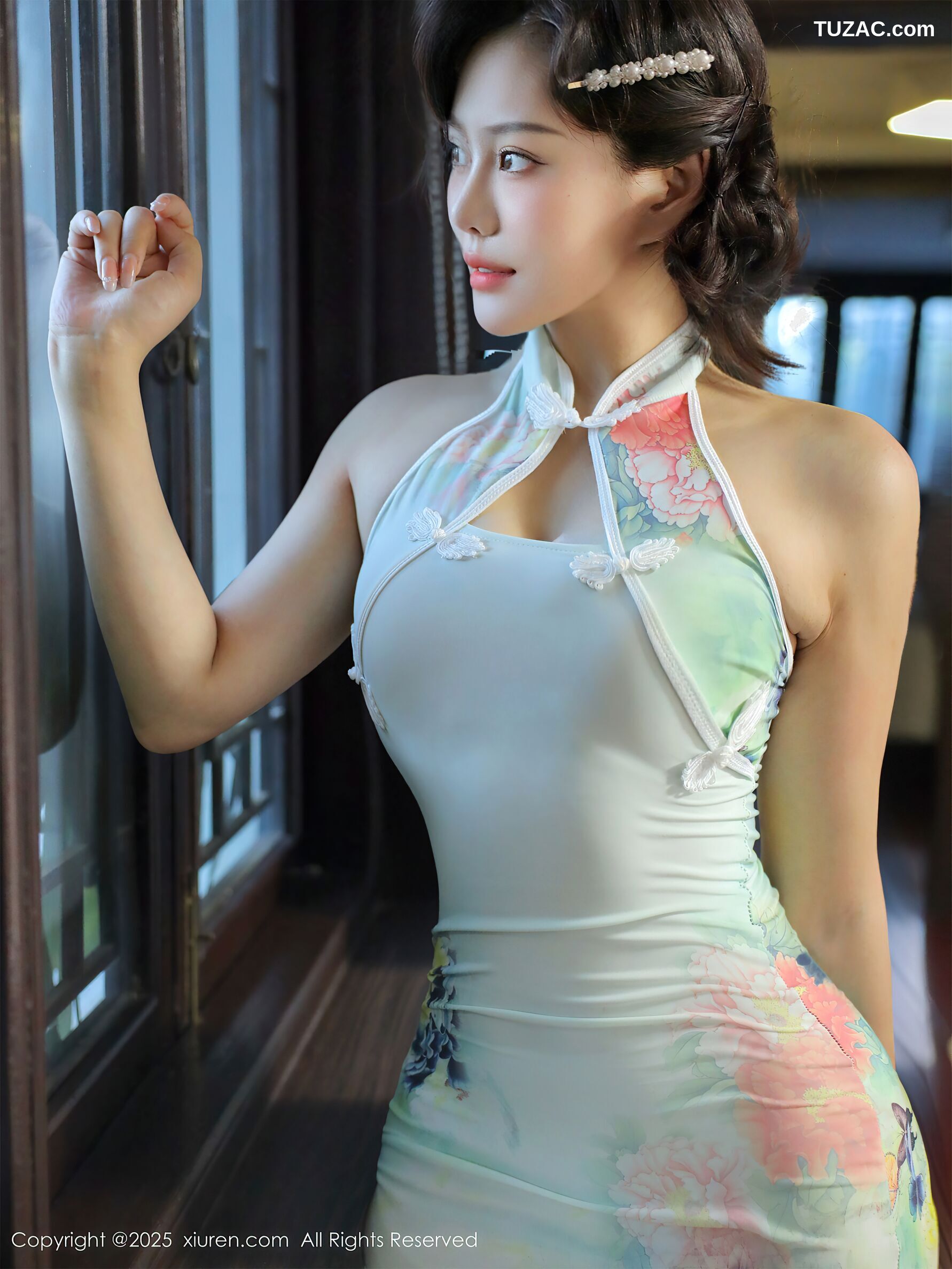 XiuRen秀人网-10749-莉莉安娜o-淡绿情趣旗袍-2025.09.10