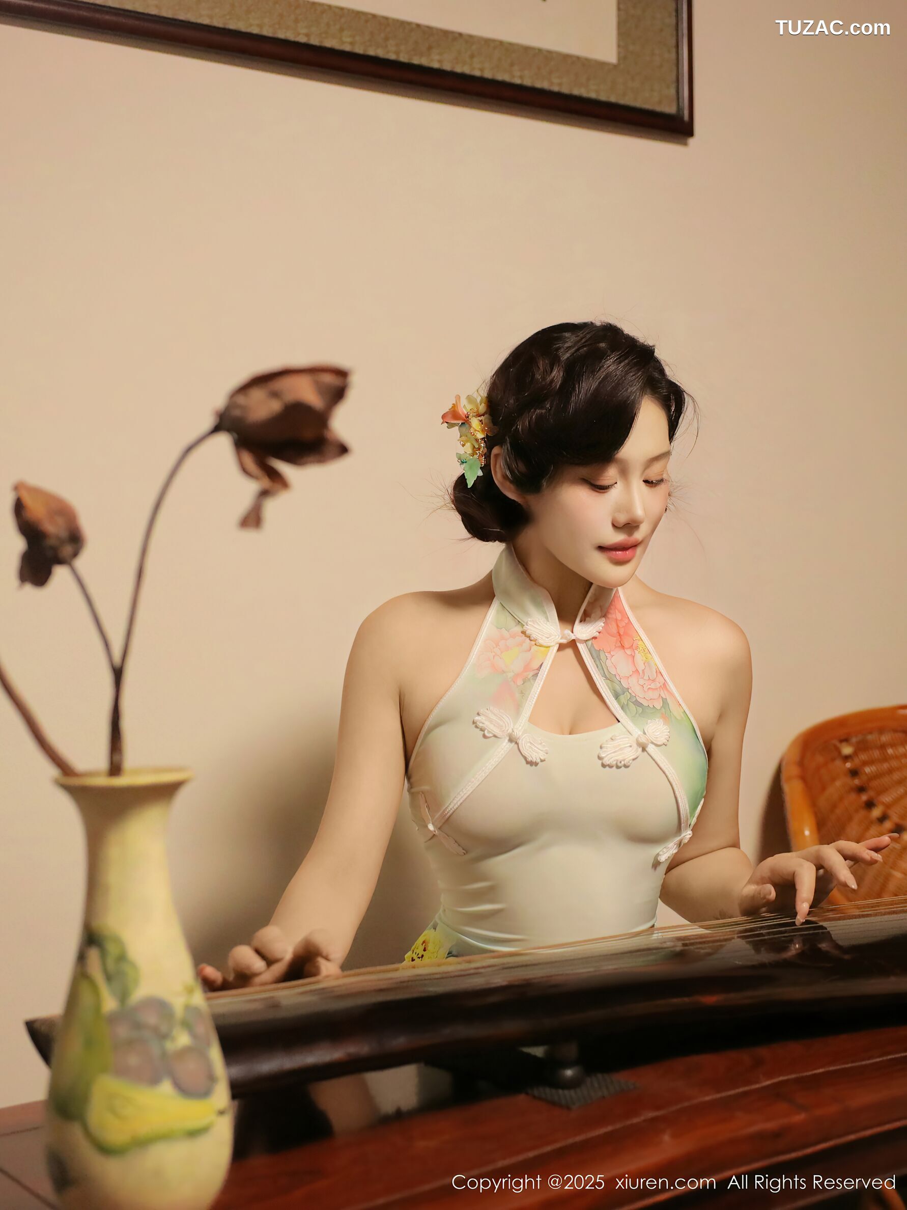 XiuRen秀人网-10749-莉莉安娜o-淡绿情趣旗袍-2025.09.10
