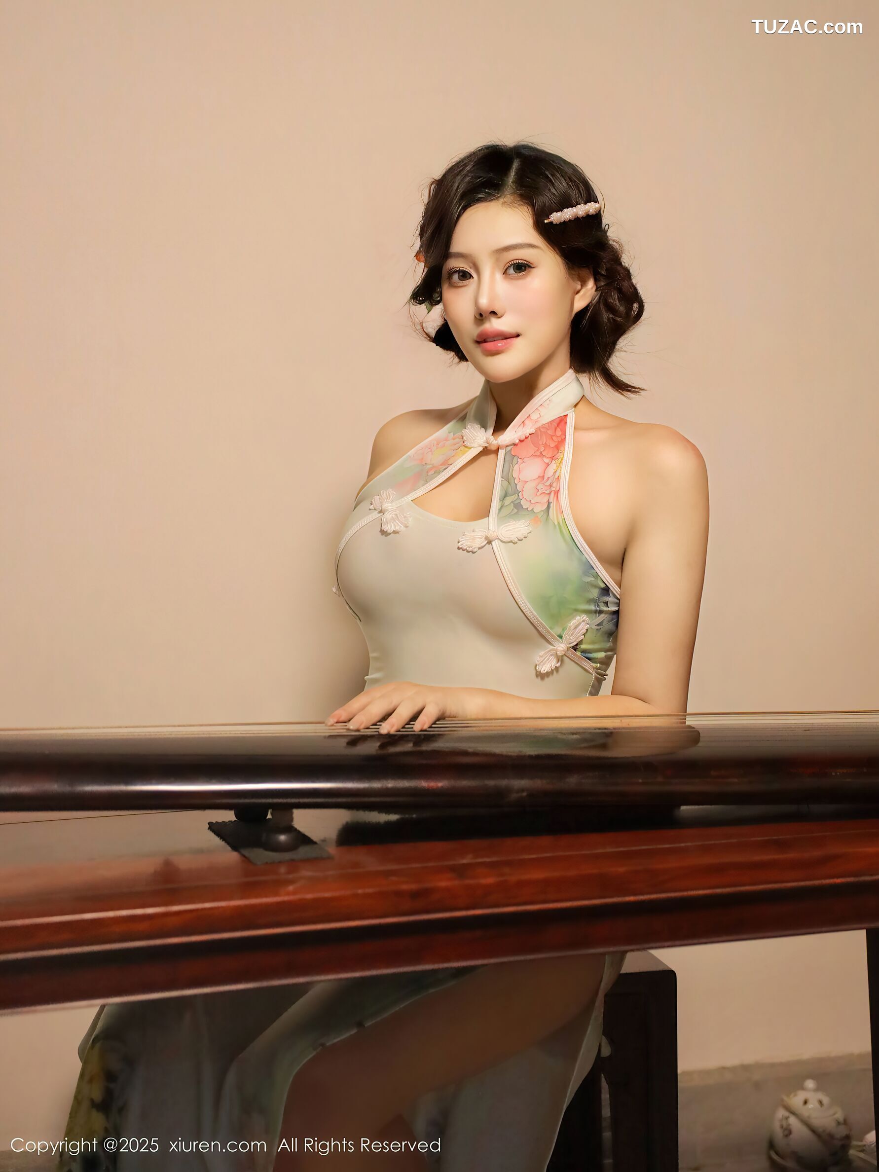 XiuRen秀人网-10749-莉莉安娜o-淡绿情趣旗袍-2025.09.10