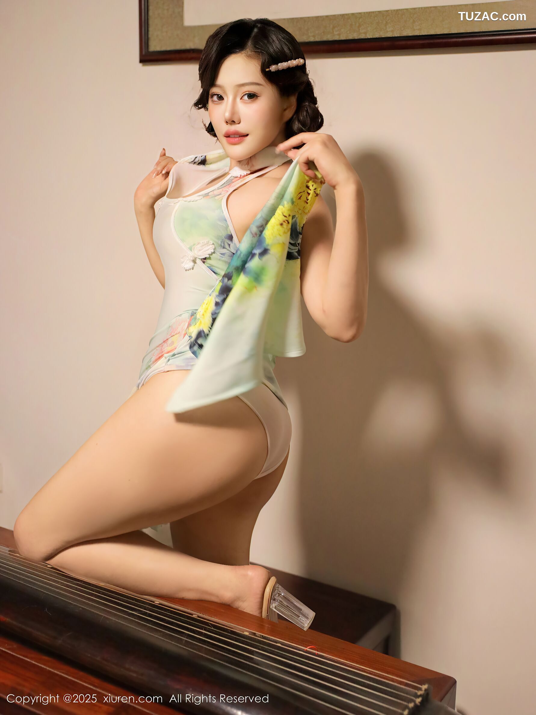 XiuRen秀人网-10749-莉莉安娜o-淡绿情趣旗袍-2025.09.10