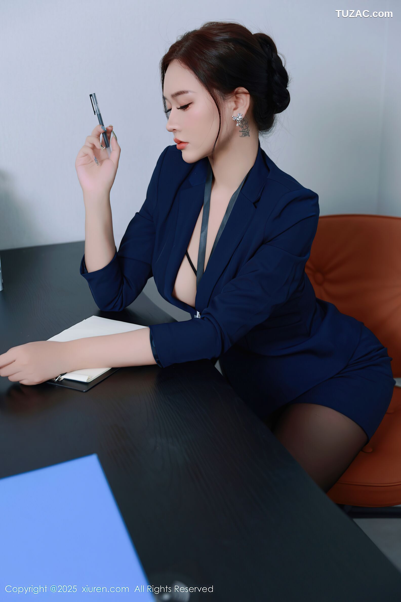 XiuRen秀人网-10751-娜比-OL深蓝裙装红色内衣黑丝-2025.09.10