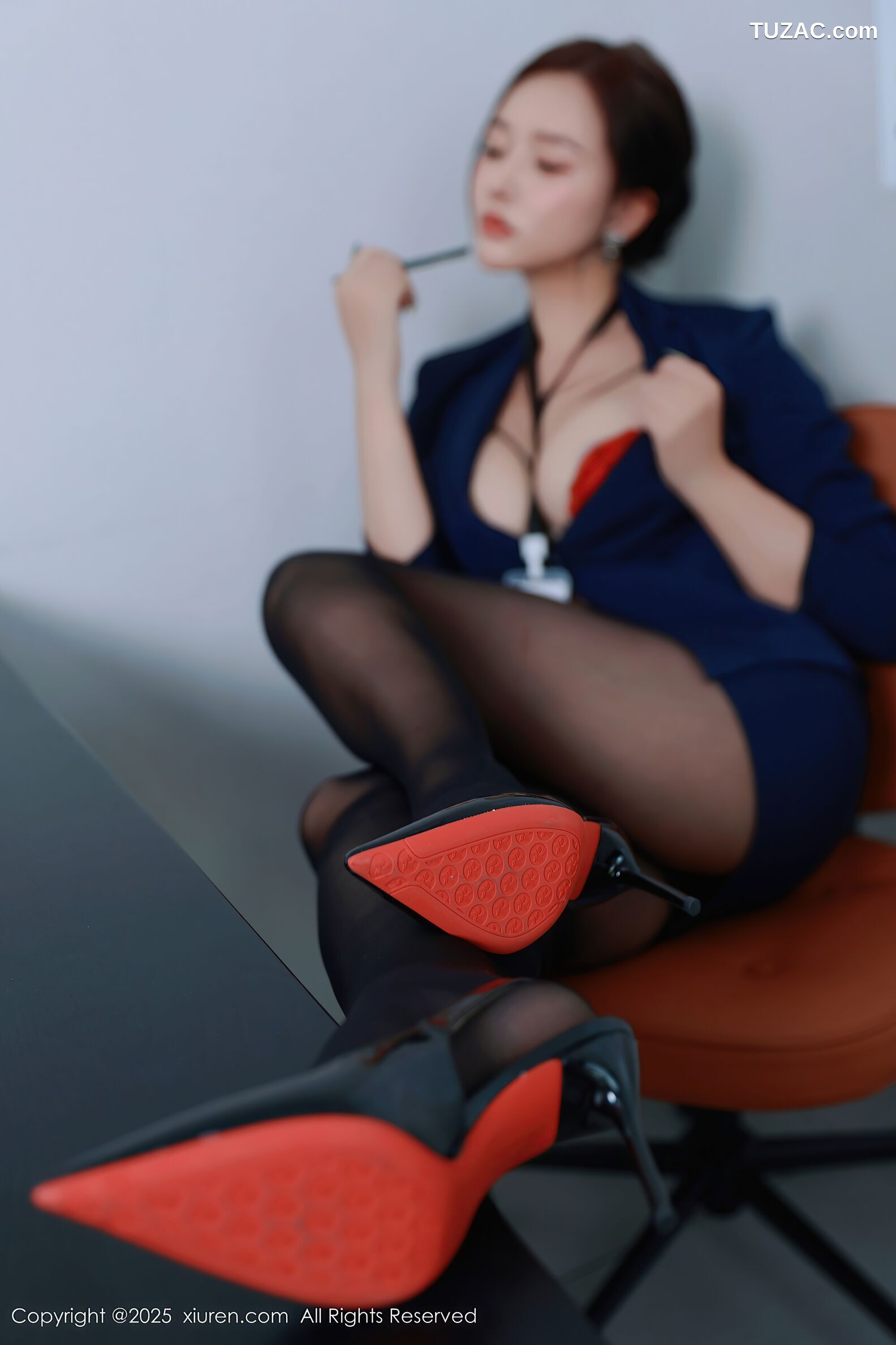 XiuRen秀人网-10751-娜比-OL深蓝裙装红色内衣黑丝-2025.09.10