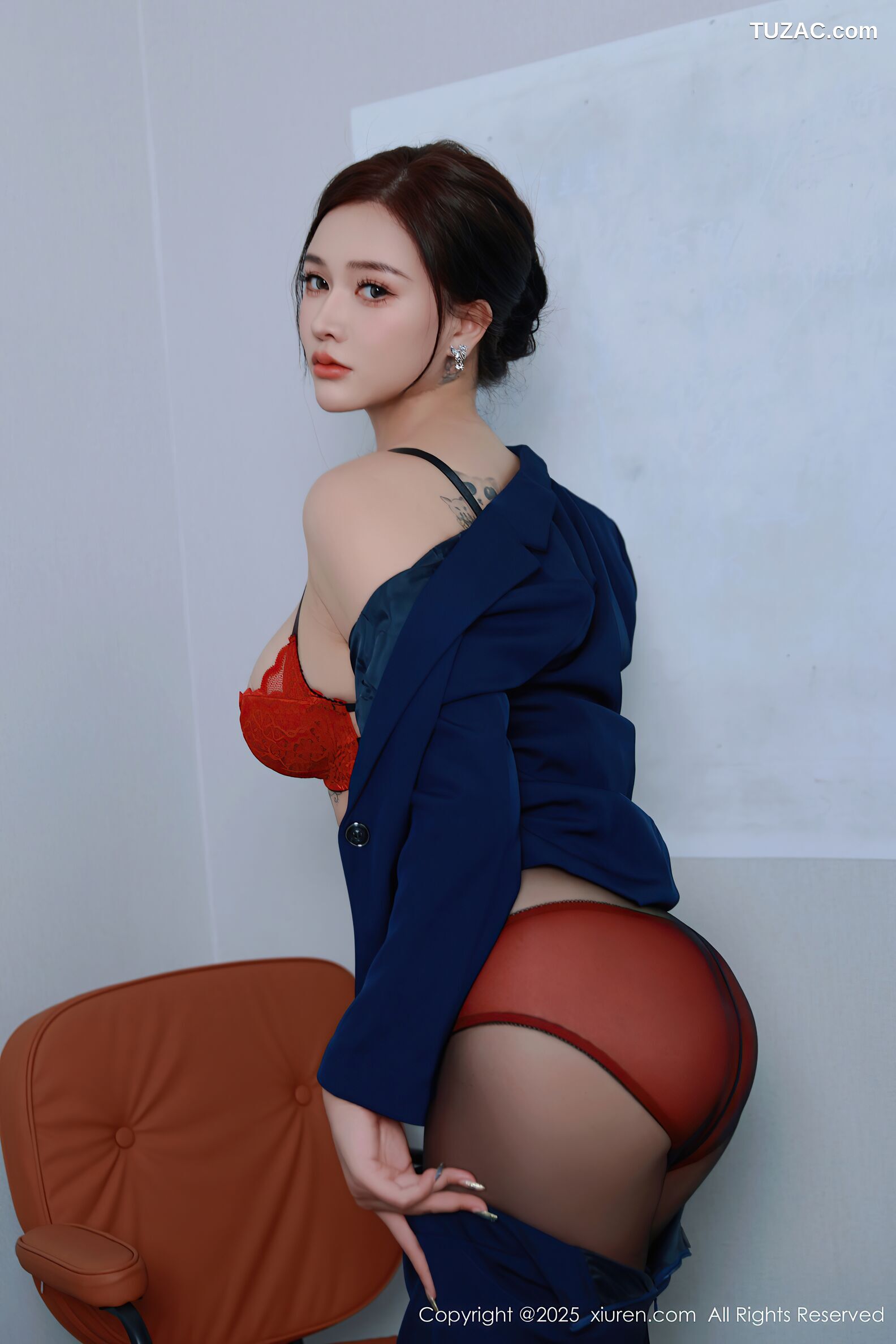 XiuRen秀人网-10751-娜比-OL深蓝裙装红色内衣黑丝-2025.09.10