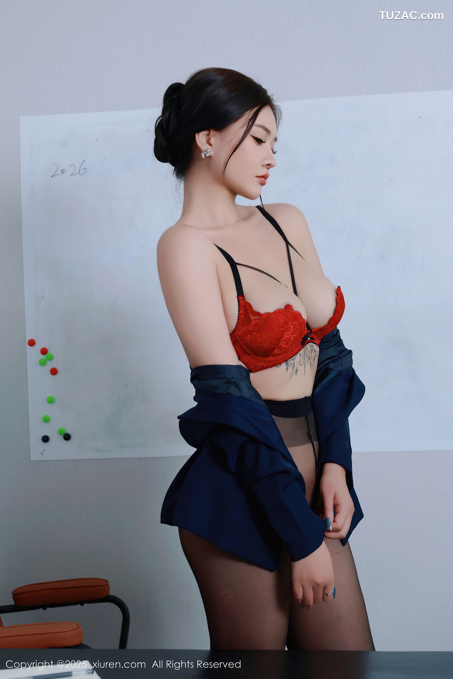 XiuRen秀人网-10751-娜比-OL深蓝裙装红色内衣黑丝-2025.09.10