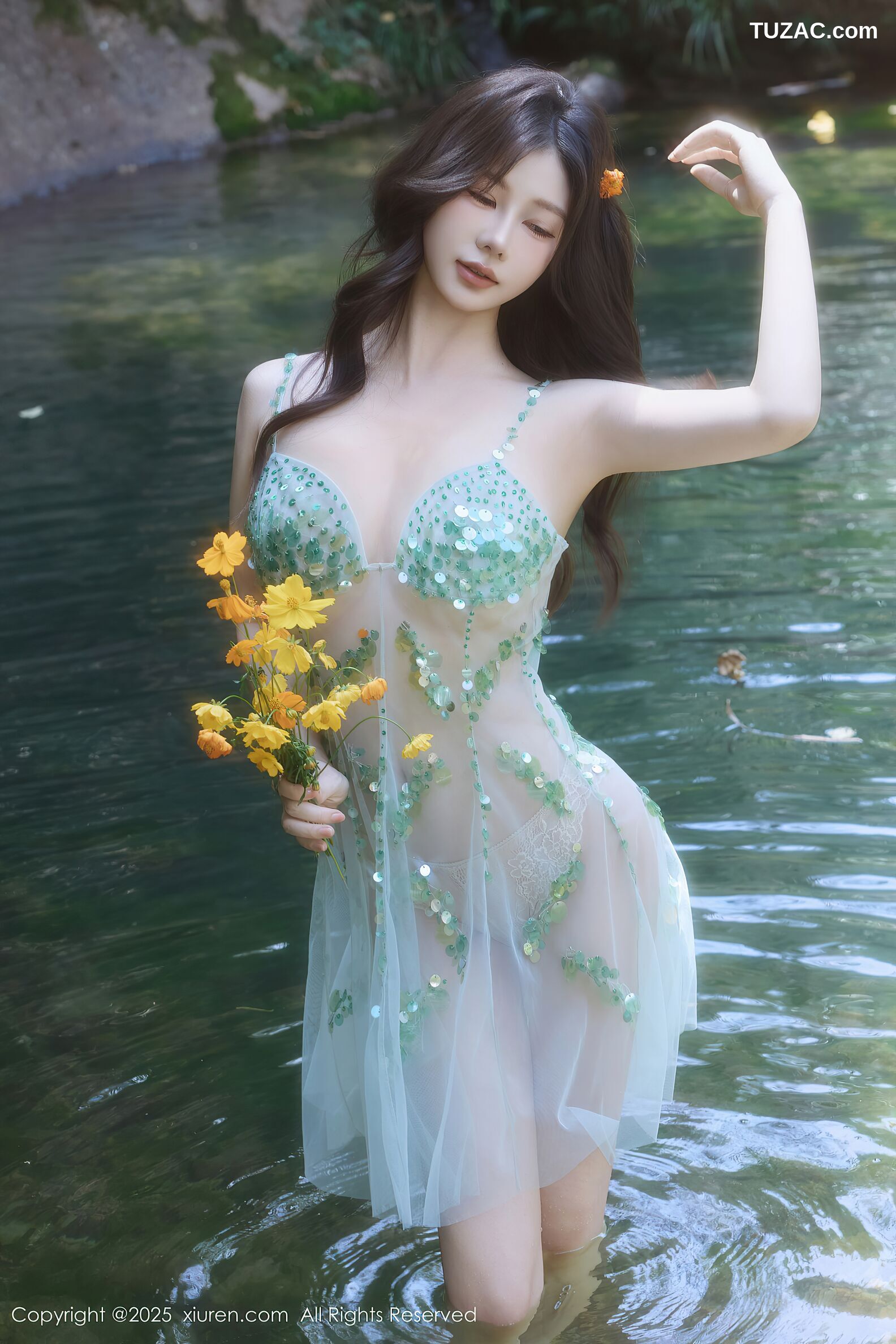 XiuRen秀人网-10756-尹甜甜-户外小溪场景淡绿轻透亮片纱裙爆乳-2025.09.11