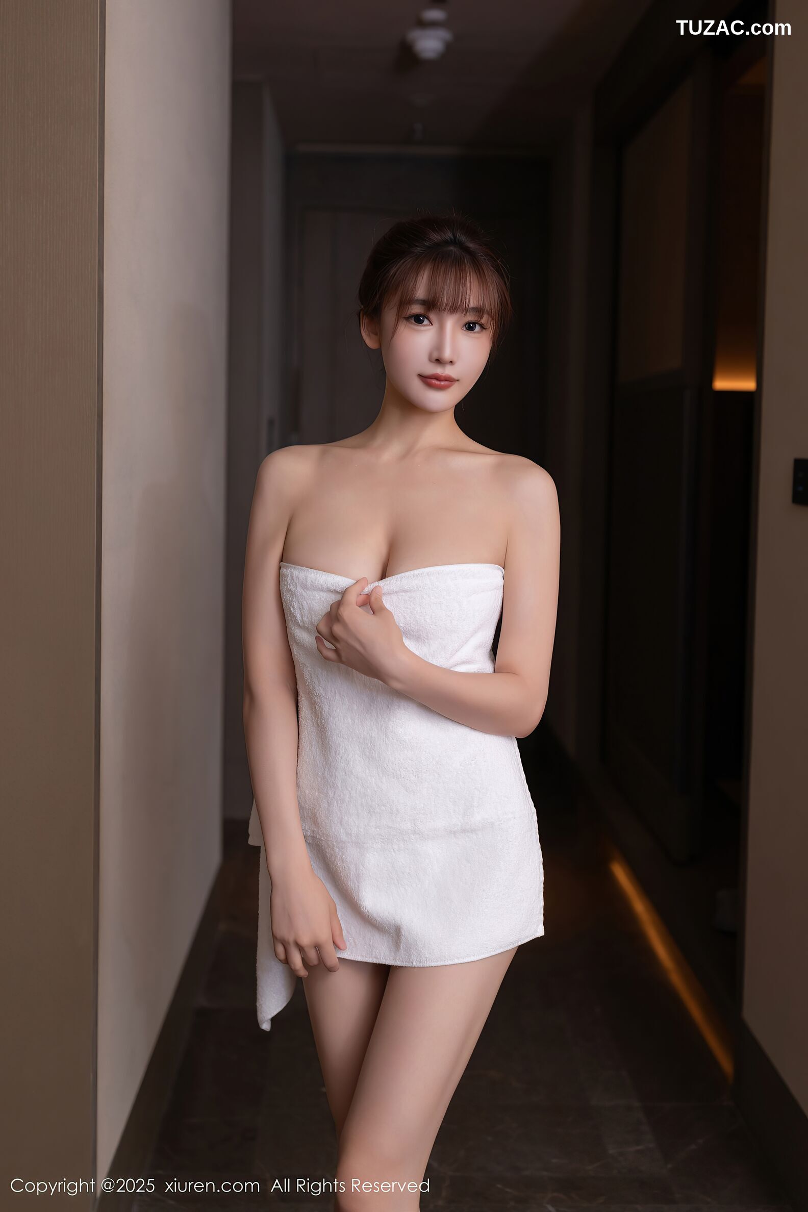 XiuRen秀人网-10757-陆萱萱-灰色针织衫浅色短裙白色内衣-2025.09.11