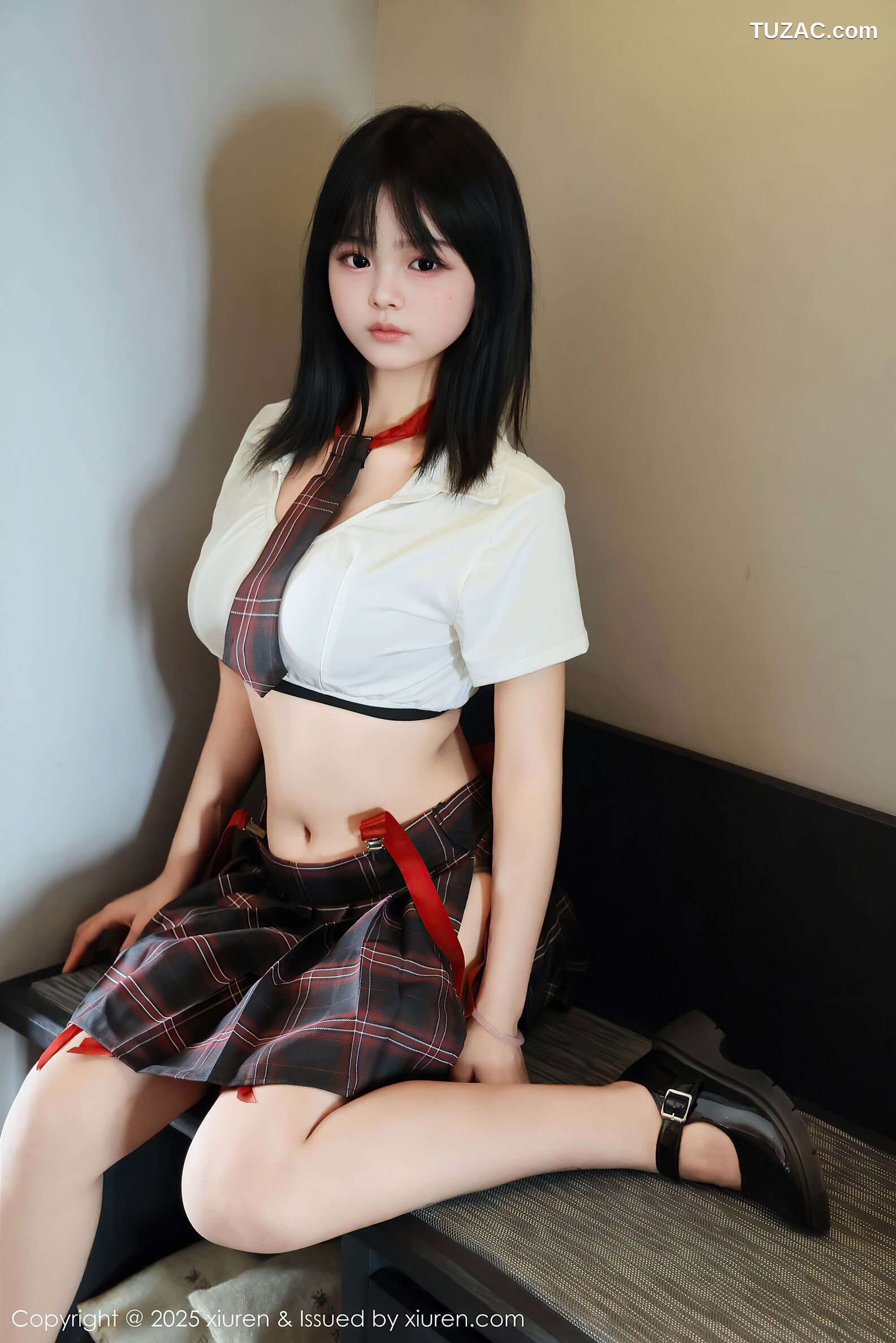 XiuRen秀人网-10774-小泠-童颜巨乳白色超短衬衫黑色格子裙黑内衣-2025.09.17