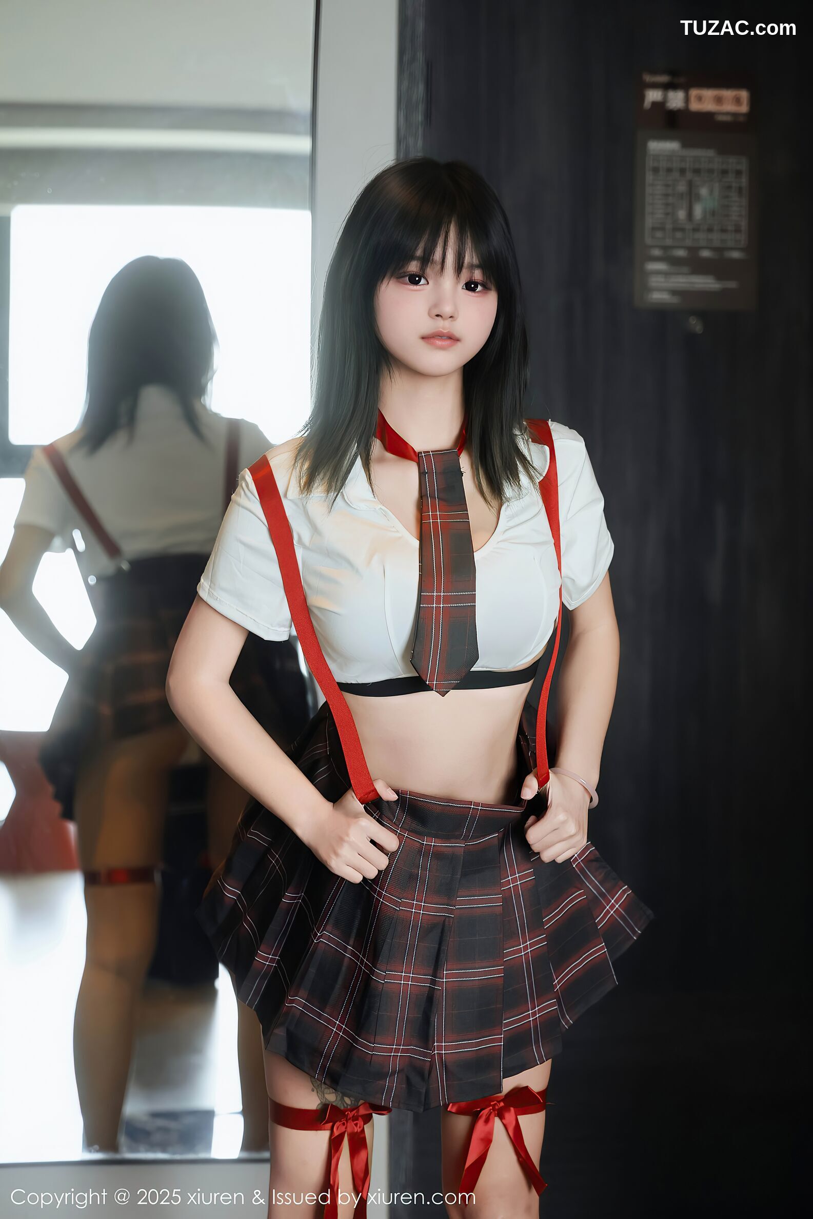 XiuRen秀人网-10774-小泠-童颜巨乳白色超短衬衫黑色格子裙黑内衣-2025.09.17